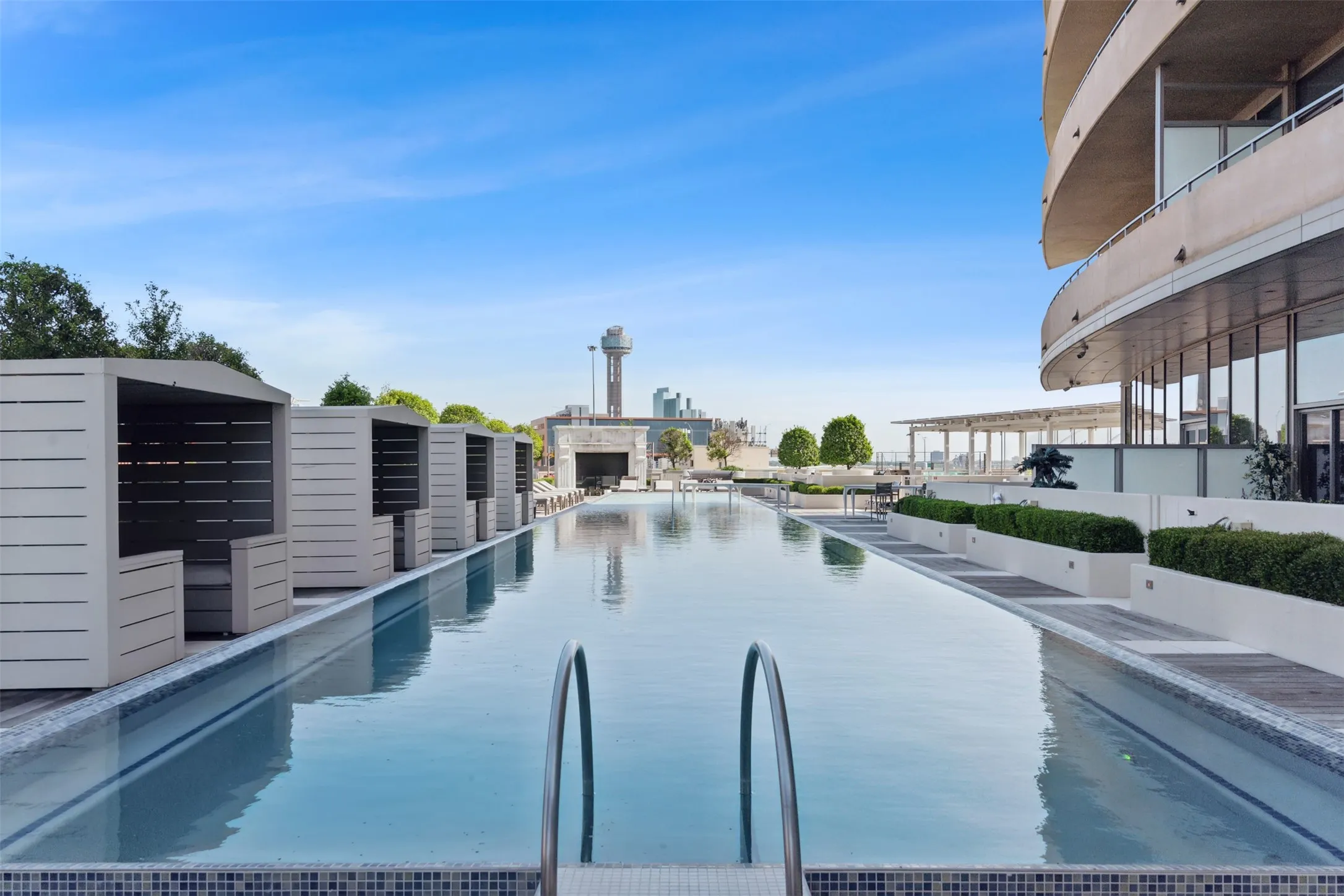Condominium For Sale in Dallas County , 2200 Victory Avenue 1705, Dallas, Texas 75219, 2 Bedrooms, 3 Bathrooms, 2 Garage spaces, 2,558 Sqft, built in 2007, Price $1,300,000, mls#20839855, Real Estate Agent in Dallas, Homes For Sale in Dallas county, Homes For Sale in Dallas, Realtor in Dallas Texas, Real Estate Brokerage Independent Realty Texas, Luminita Cordes Realtor