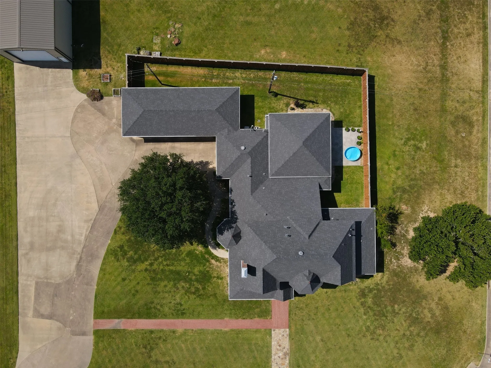 Single Family Residence For Sale in Hopkins County , 902 Booker Street, Sulphur Springs, Texas 75482, 3 Bedroom, 3 Bathroom, 4 Garage spaces, 3,661 Sqft, built in 1995, Preowned, mls#20836599, Real Estate Agent in Sulphur Springs, Homes For Sale in Hopkins county, Homes For Sale in Sulphur Springs, Realtor in Sulphur Springs Texas, Real Estate Brokerage Independent Realty Texas, Luminita Cordes Realtor