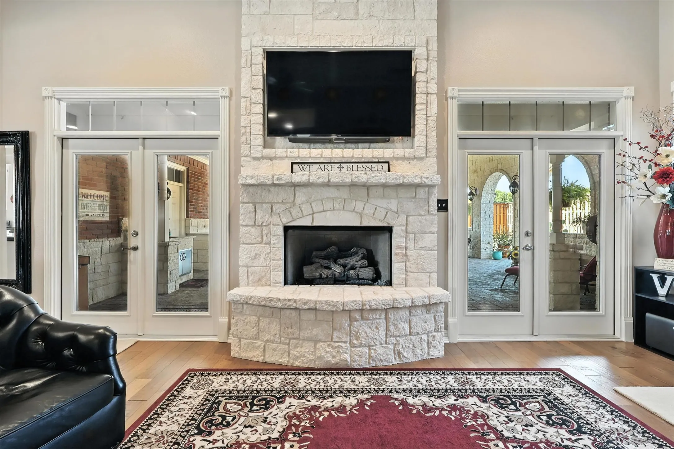 Single Family Residence For Sale in Hopkins County , 902 Booker Street, Sulphur Springs, Texas 75482, 3 Bedroom, 3 Bathroom, 4 Garage spaces, 3,661 Sqft, built in 1995, Preowned, mls#20836599, Real Estate Agent in Sulphur Springs, Homes For Sale in Hopkins county, Homes For Sale in Sulphur Springs, Realtor in Sulphur Springs Texas, Real Estate Brokerage Independent Realty Texas, Luminita Cordes Realtor