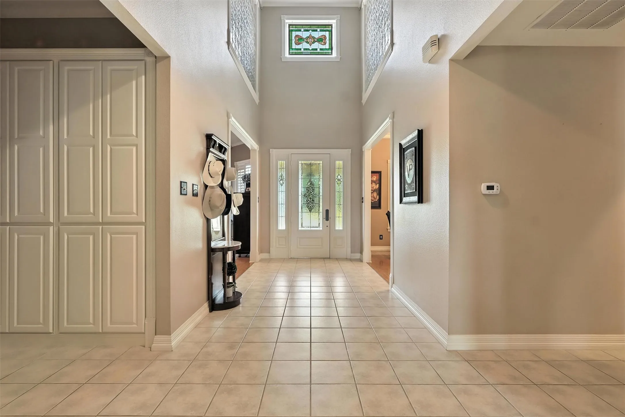 Single Family Residence For Sale in Hopkins County , 902 Booker Street, Sulphur Springs, Texas 75482, 3 Bedroom, 3 Bathroom, 4 Garage spaces, 3,661 Sqft, built in 1995, Preowned, mls#20836599, Real Estate Agent in Sulphur Springs, Homes For Sale in Hopkins county, Homes For Sale in Sulphur Springs, Realtor in Sulphur Springs Texas, Real Estate Brokerage Independent Realty Texas, Luminita Cordes Realtor