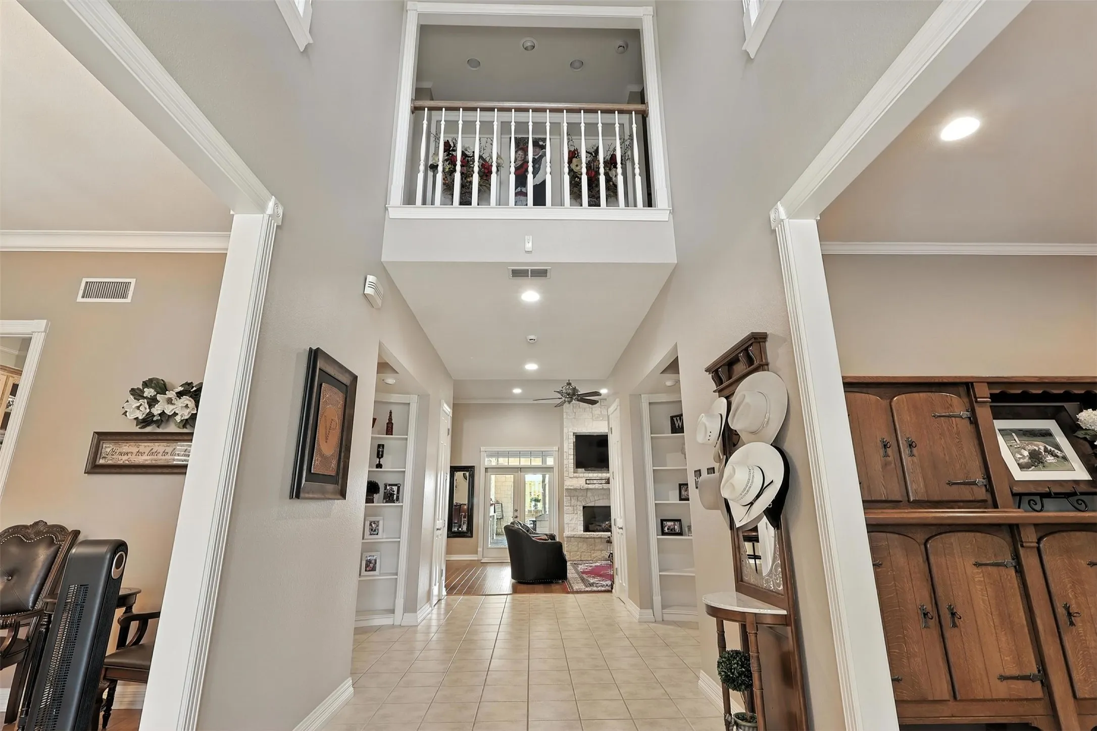 Single Family Residence For Sale in Hopkins County , 902 Booker Street, Sulphur Springs, Texas 75482, 3 Bedroom, 3 Bathroom, 4 Garage spaces, 3,661 Sqft, built in 1995, Preowned, mls#20836599, Real Estate Agent in Sulphur Springs, Homes For Sale in Hopkins county, Homes For Sale in Sulphur Springs, Realtor in Sulphur Springs Texas, Real Estate Brokerage Independent Realty Texas, Luminita Cordes Realtor
