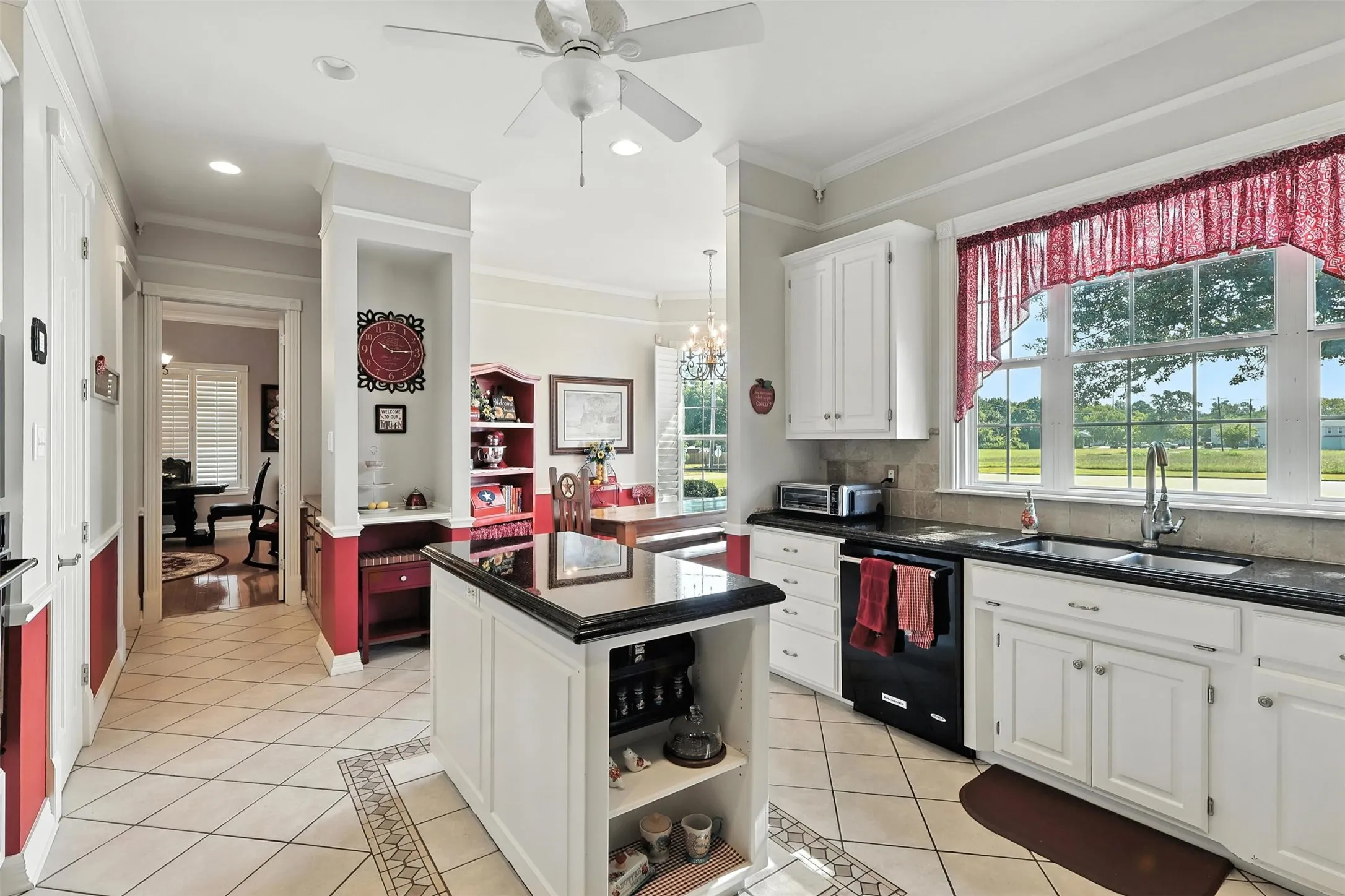 Single Family Residence For Sale in Hopkins County , 902 Booker Street, Sulphur Springs, Texas 75482, 3 Bedroom, 3 Bathroom, 4 Garage spaces, 3,661 Sqft, built in 1995, Preowned, mls#20836599, Real Estate Agent in Sulphur Springs, Homes For Sale in Hopkins county, Homes For Sale in Sulphur Springs, Realtor in Sulphur Springs Texas, Real Estate Brokerage Independent Realty Texas, Luminita Cordes Realtor