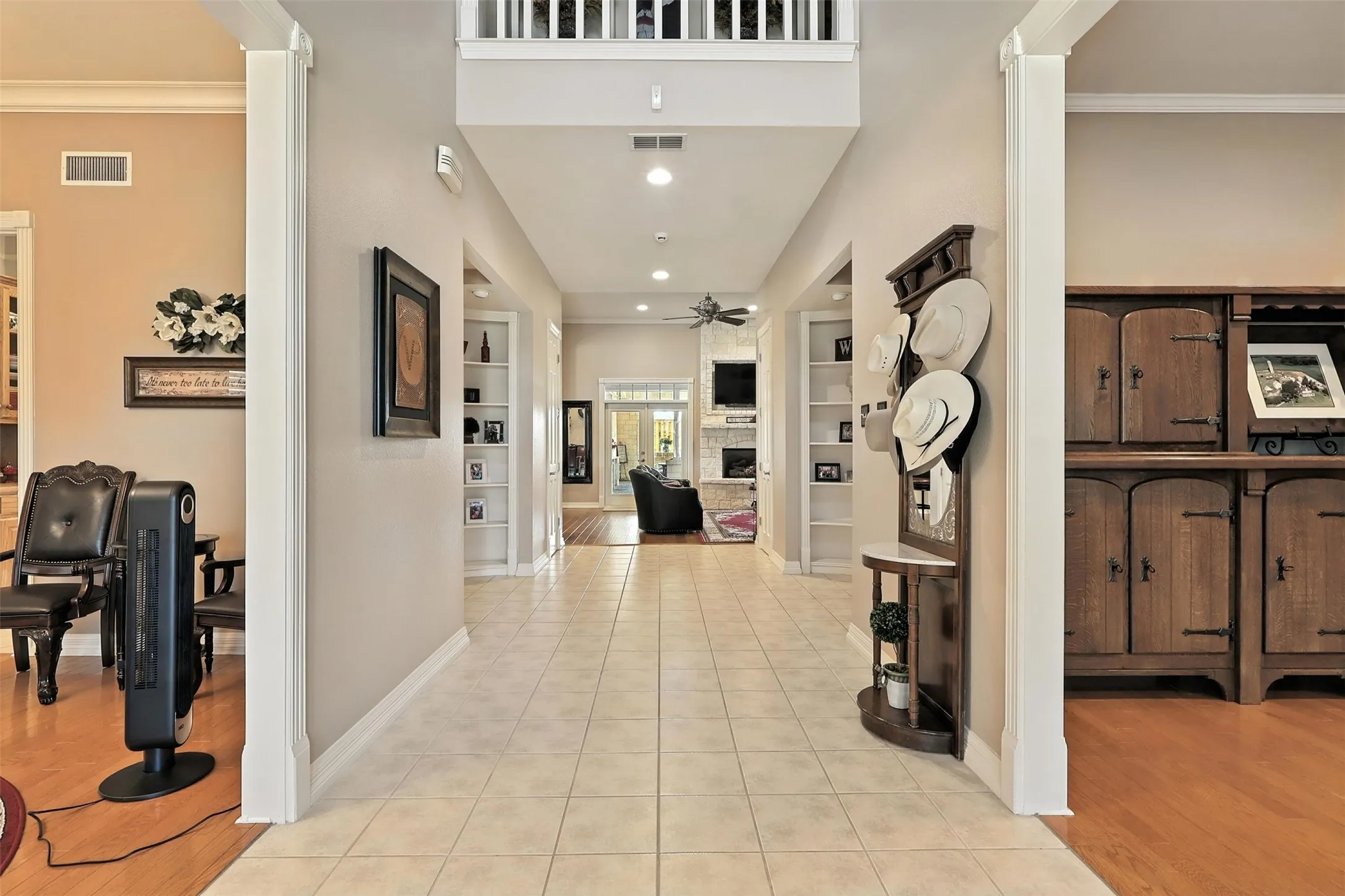 Single Family Residence For Sale in Hopkins County , 902 Booker Street, Sulphur Springs, Texas 75482, 3 Bedroom, 3 Bathroom, 4 Garage spaces, 3,661 Sqft, built in 1995, Preowned, mls#20836599, Real Estate Agent in Sulphur Springs, Homes For Sale in Hopkins county, Homes For Sale in Sulphur Springs, Realtor in Sulphur Springs Texas, Real Estate Brokerage Independent Realty Texas, Luminita Cordes Realtor