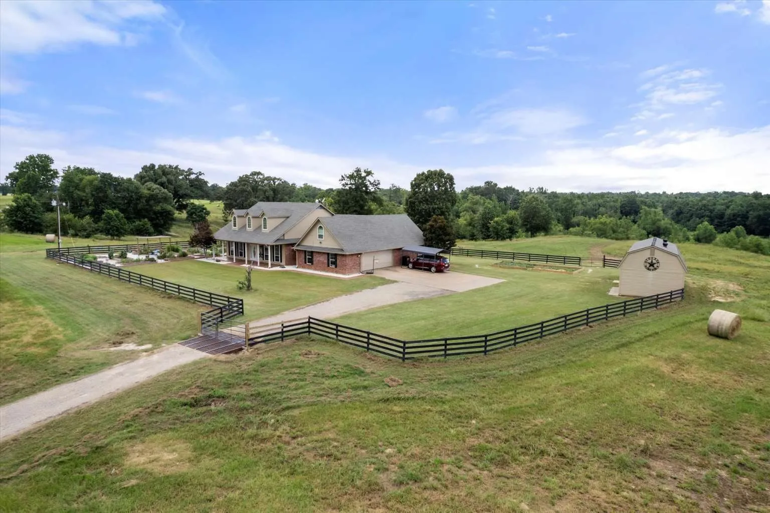 Single Family Residence For Sale in Franklin (TX) County , 274 CR 3230 SW 3230, Winnsboro, Texas 75494, 4 Bedroom, 3 Bathroom, 2 Garage spaces, 2,312 Sqft, built in 1999, Preowned, mls#20842967, Real Estate Agent in Winnsboro, Homes For Sale in Franklin (TX) county, Homes For Sale in Winnsboro, Realtor in Winnsboro Texas, Real Estate Brokerage Independent Realty Texas, Luminita Cordes Realtor