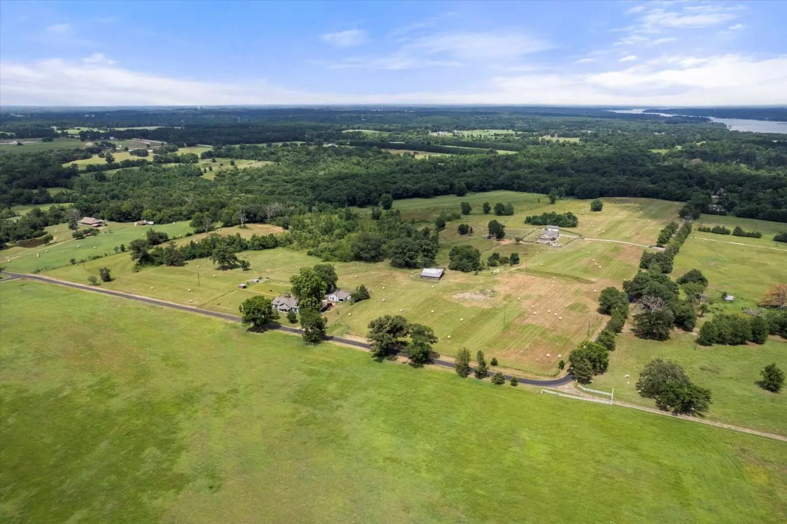 Single Family Residence For Sale in Franklin (TX) County , 274 CR 3230 SW 3230, Winnsboro, Texas 75494, 4 Bedroom, 3 Bathroom, 2 Garage spaces, 2,312 Sqft, built in 1999, Preowned, mls#20842967, Real Estate Agent in Winnsboro, Homes For Sale in Franklin (TX) county, Homes For Sale in Winnsboro, Realtor in Winnsboro Texas, Real Estate Brokerage Independent Realty Texas, Luminita Cordes Realtor