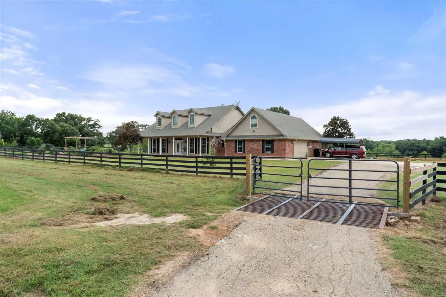 Single Family Residence For Sale in Franklin (TX) County , 274 CR 3230 SW 3230, Winnsboro, Texas 75494, 4 Bedroom, 3 Bathroom, 2 Garage spaces, 2,312 Sqft, built in 1999, Preowned, mls#20842967, Real Estate Agent in Winnsboro, Homes For Sale in Franklin (TX) county, Homes For Sale in Winnsboro, Realtor in Winnsboro Texas, Real Estate Brokerage Independent Realty Texas, Luminita Cordes Realtor