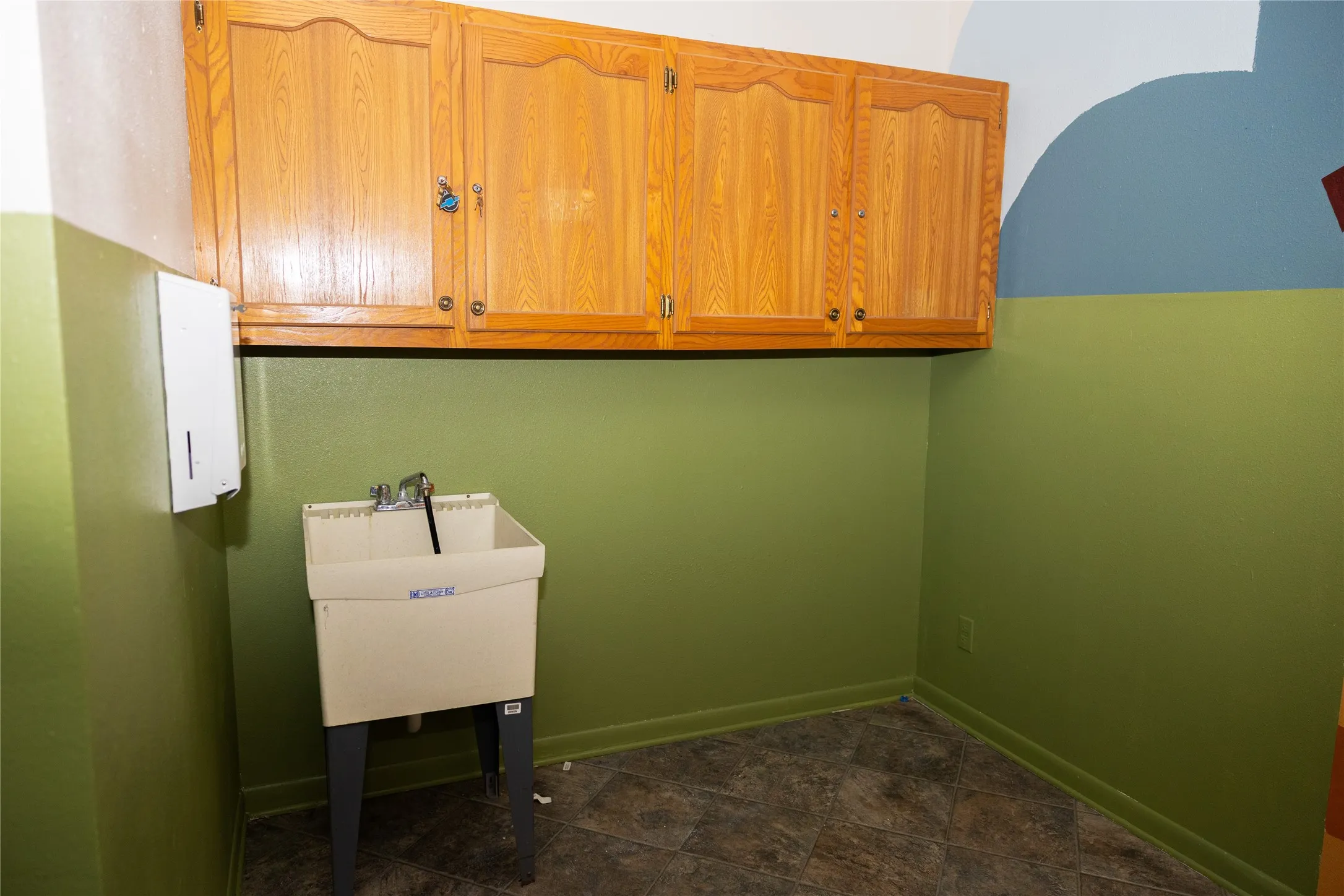 Office For Sale in Fannin County , 503 Lipscomb Street, Bonham, Texas 75418, 0, 0, Garage spaces, 0 Sqft, built in 1995, Preowned, mls#20843141, Real Estate Agent in Bonham, Homes For Sale in Fannin county, Homes For Sale in Bonham, Realtor in Bonham Texas, Real Estate Brokerage Independent Realty Texas, Luminita Cordes Realtor