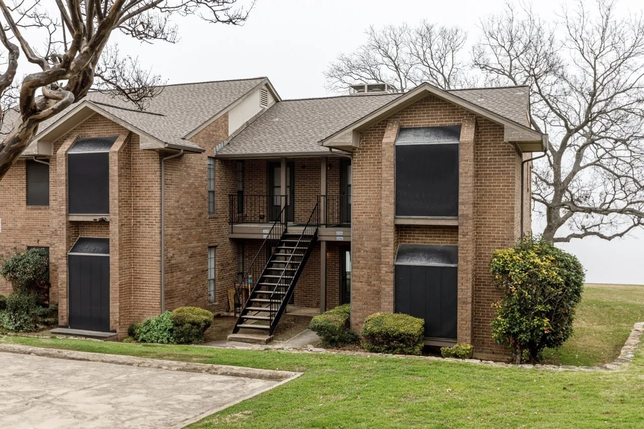 Condominium For Sale in Dallas County , 4606 Chaha Road 106, Garland, Texas 75043, 1 Bedroom, 1 Bathroom, Garage spaces, 626 Sqft, built in 1981, Preowned, Price $157,400, mls#20843877, Real Estate Agent in Garland, Homes For Sale in Dallas county, Homes For Sale in Garland, Realtor in Garland Texas, Real Estate Brokerage Independent Realty Texas, Luminita Cordes Realtor
