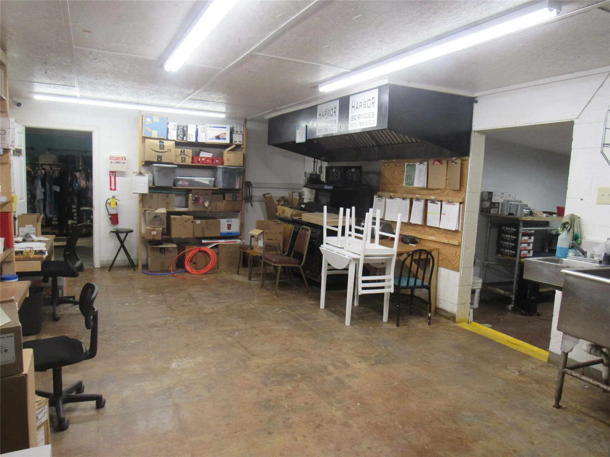 kitchen behind botique
