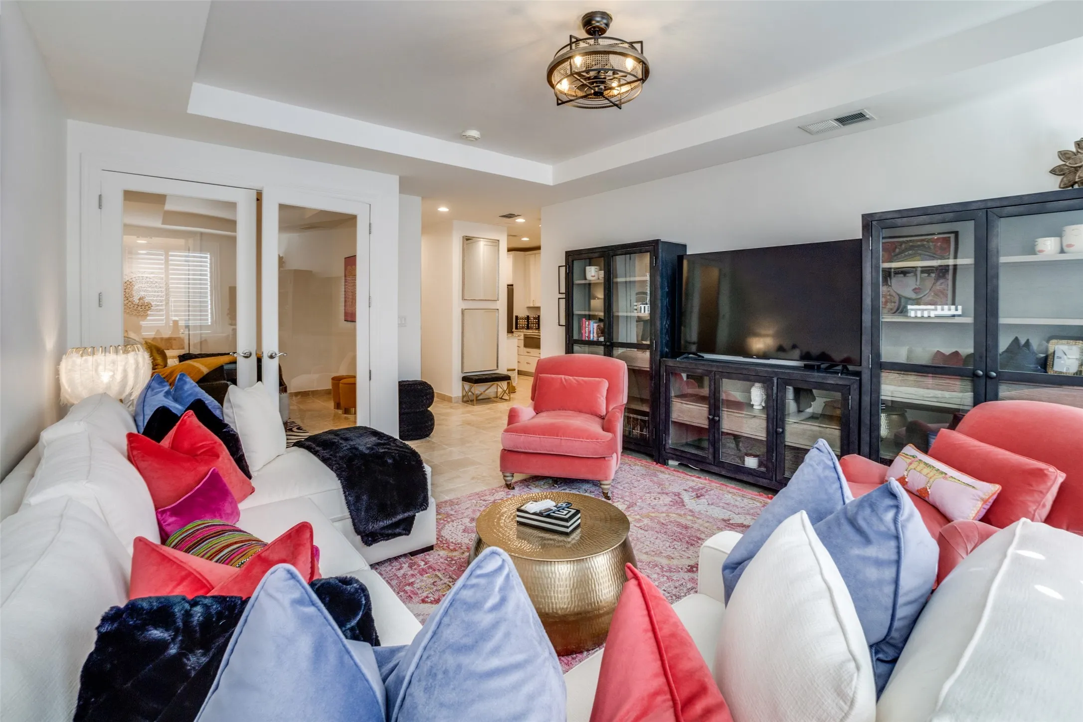 Condominium For Sale in Dallas County , 1505 Elm Street 501, Dallas, Texas 75201, 1 Bedroom, 2 Bathroom, 1 Garage spaces, 1,059 Sqft, built in 1957, Preowned, mls#20836013, Real Estate Agent in Dallas, Homes For Sale in Dallas county, Homes For Sale in Dallas, Realtor in Dallas Texas, Real Estate Brokerage Independent Realty Texas, Luminita Cordes Realtor