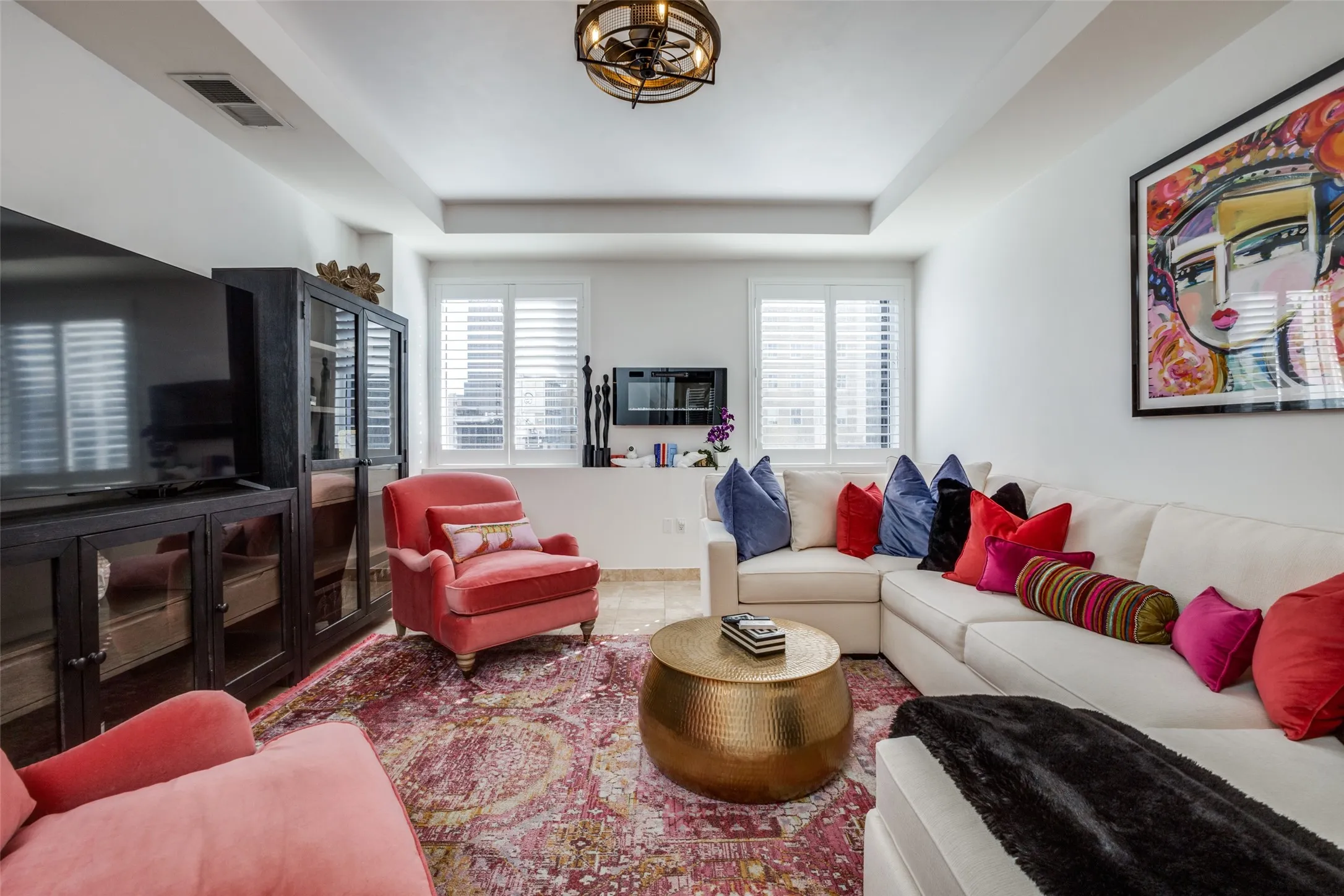 Condominium For Sale in Dallas County , 1505 Elm Street 501, Dallas, Texas 75201, 1 Bedroom, 2 Bathroom, 1 Garage spaces, 1,059 Sqft, built in 1957, Preowned, mls#20836013, Real Estate Agent in Dallas, Homes For Sale in Dallas county, Homes For Sale in Dallas, Realtor in Dallas Texas, Real Estate Brokerage Independent Realty Texas, Luminita Cordes Realtor
