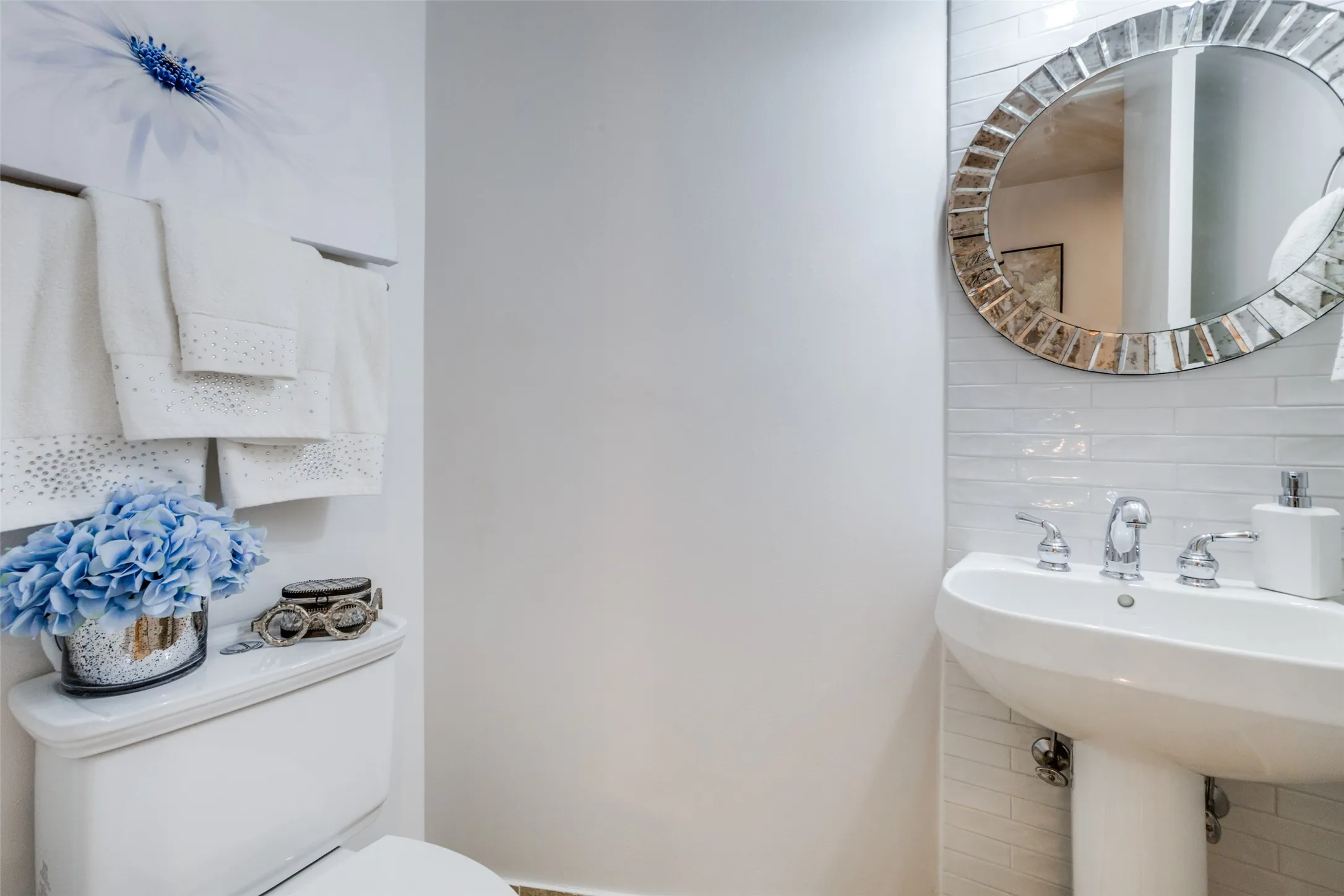 Powder Room
