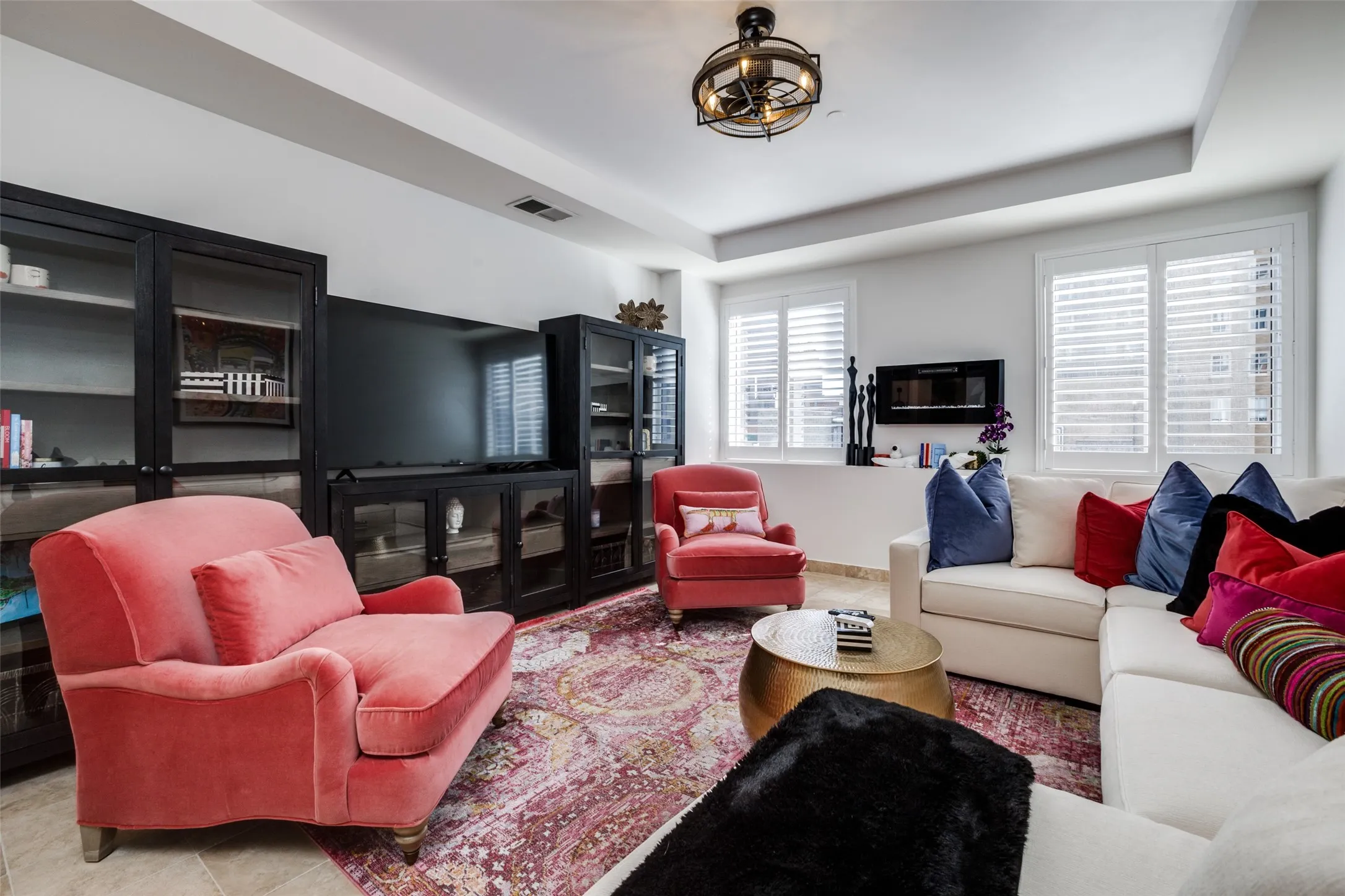 Condominium For Sale in Dallas County , 1505 Elm Street 501, Dallas, Texas 75201, 1 Bedroom, 2 Bathroom, 1 Garage spaces, 1,059 Sqft, built in 1957, Preowned, mls#20836013, Real Estate Agent in Dallas, Homes For Sale in Dallas county, Homes For Sale in Dallas, Realtor in Dallas Texas, Real Estate Brokerage Independent Realty Texas, Luminita Cordes Realtor