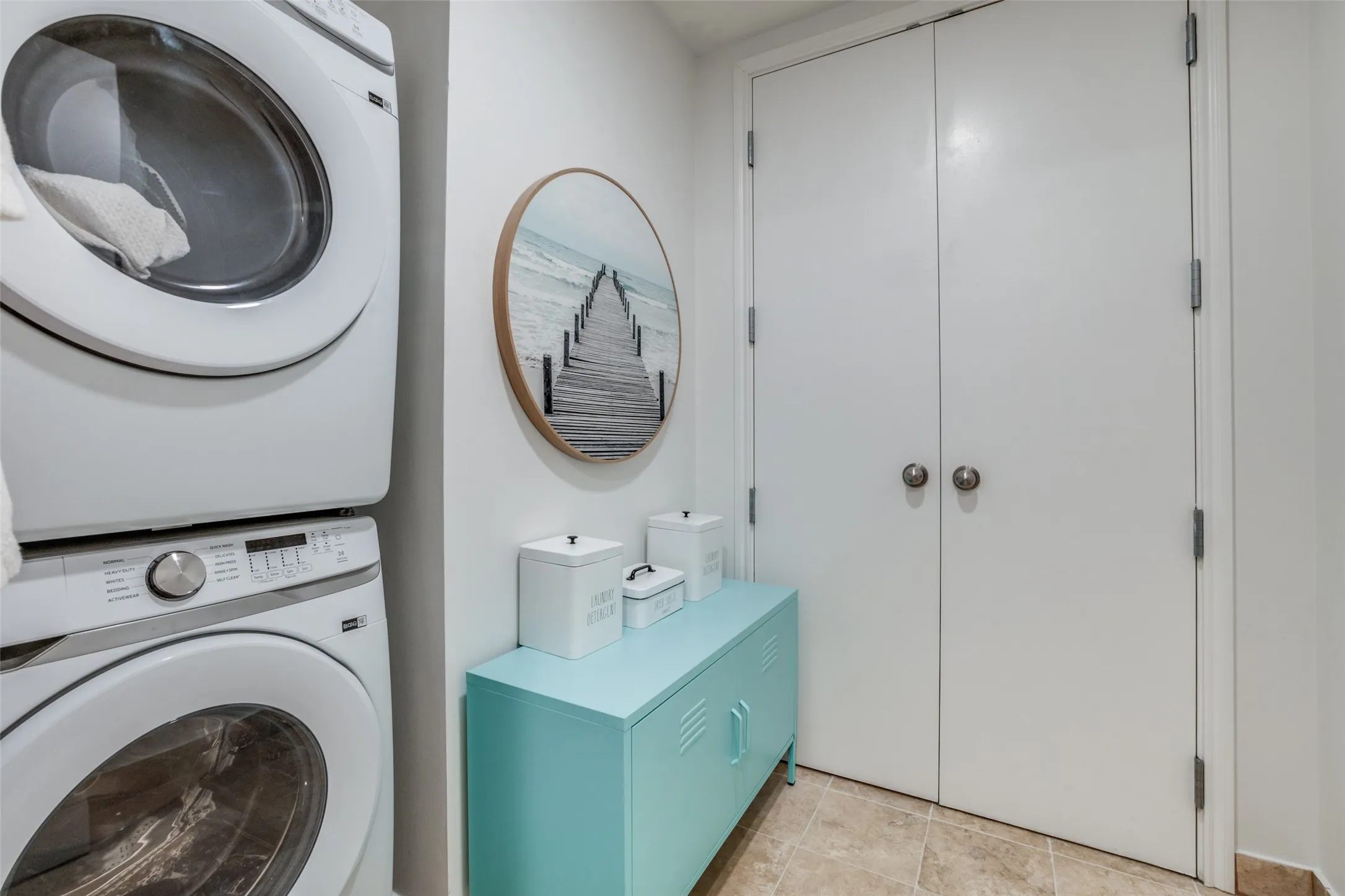 Condominium For Sale in Dallas County , 1505 Elm Street 501, Dallas, Texas 75201, 1 Bedroom, 2 Bathroom, 1 Garage spaces, 1,059 Sqft, built in 1957, Preowned, mls#20836013, Real Estate Agent in Dallas, Homes For Sale in Dallas county, Homes For Sale in Dallas, Realtor in Dallas Texas, Real Estate Brokerage Independent Realty Texas, Luminita Cordes Realtor