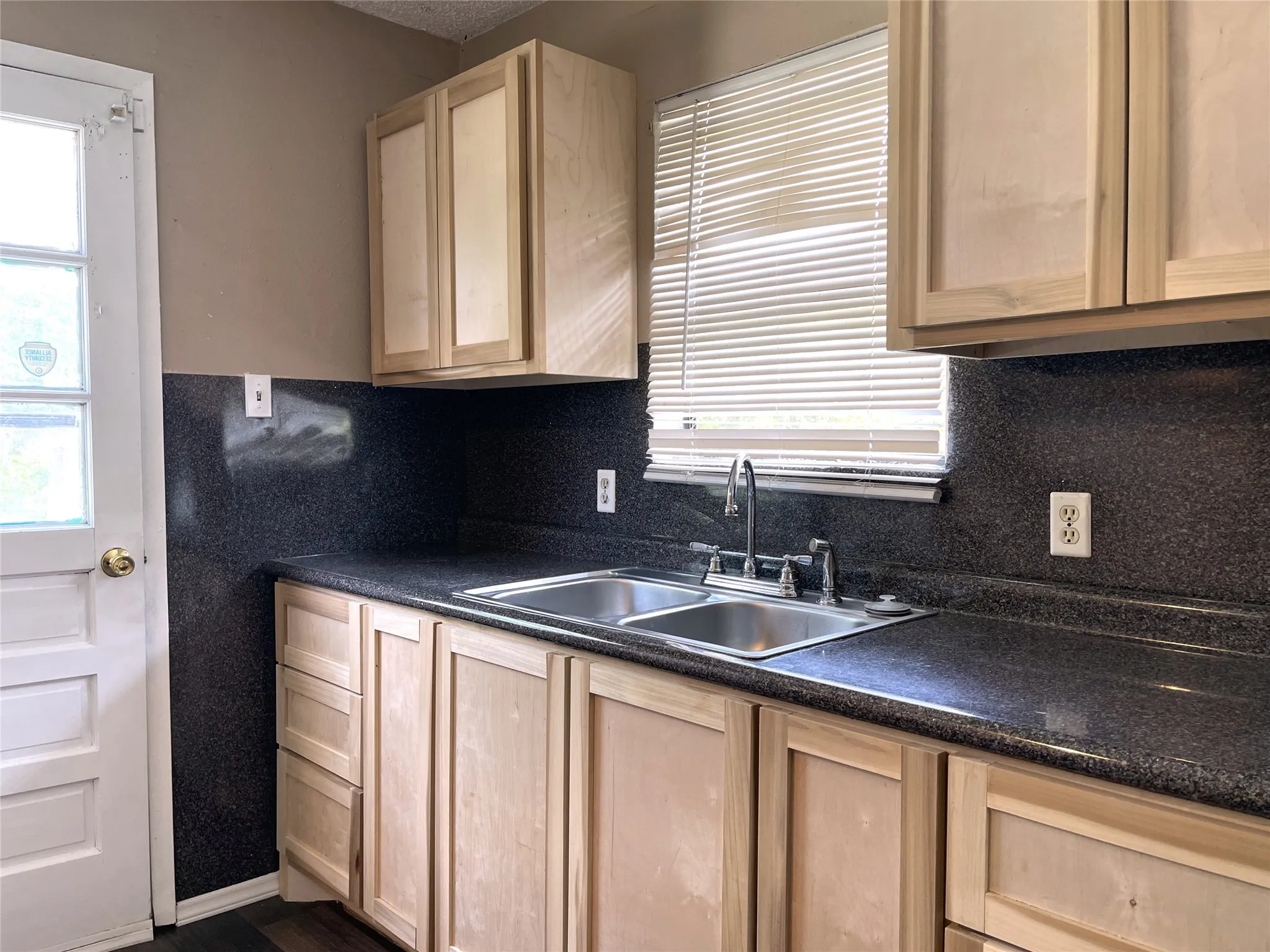 Single Family Residence For Sale in Freestone County , 901 Washington Street, Teague, Texas 75860, 3 Bedroom, 2 Bathroom, Garage spaces, 1,438 Sqft, built in 1990, mls#20845563, Real Estate Agent in Teague, Homes For Sale in Freestone county, Homes For Sale in Teague, Realtor in Teague Texas, Real Estate Brokerage Independent Realty Texas, Luminita Cordes Realtor