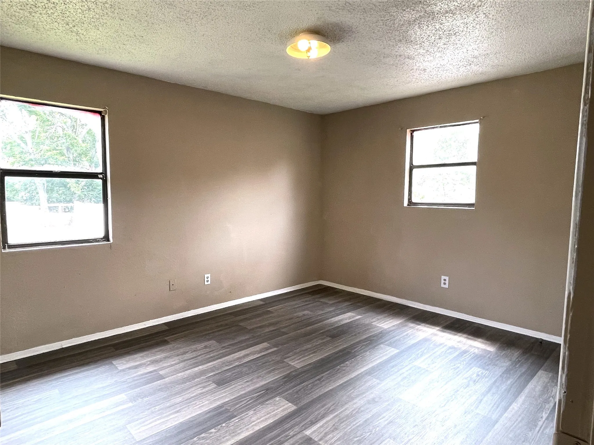 Single Family Residence For Sale in Freestone County , 901 Washington Street, Teague, Texas 75860, 3 Bedroom, 2 Bathroom, Garage spaces, 1,438 Sqft, built in 1990, mls#20845563, Real Estate Agent in Teague, Homes For Sale in Freestone county, Homes For Sale in Teague, Realtor in Teague Texas, Real Estate Brokerage Independent Realty Texas, Luminita Cordes Realtor
