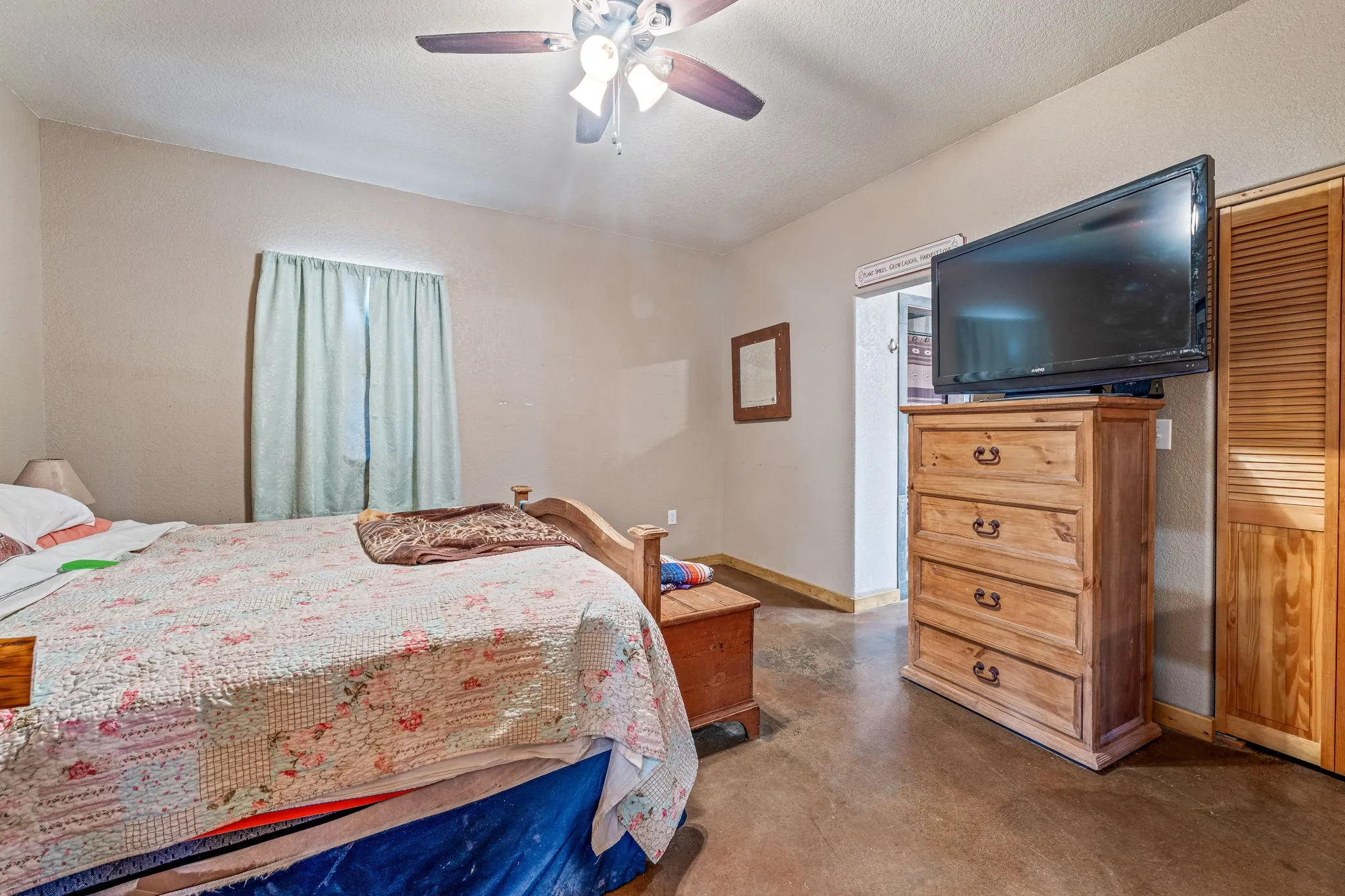 Single Family Residence For Sale in Erath County , 900 Lookout Point, Stephenville, Texas 76401, 3 Bedroom, 3 Bathroom, Garage spaces, 1,584 Sqft, built in 2016, Preowned, mls#20849616, Real Estate Agent in Stephenville, Homes For Sale in Erath county, Homes For Sale in Stephenville, Realtor in Stephenville Texas, Real Estate Brokerage Independent Realty Texas, Luminita Cordes Realtor