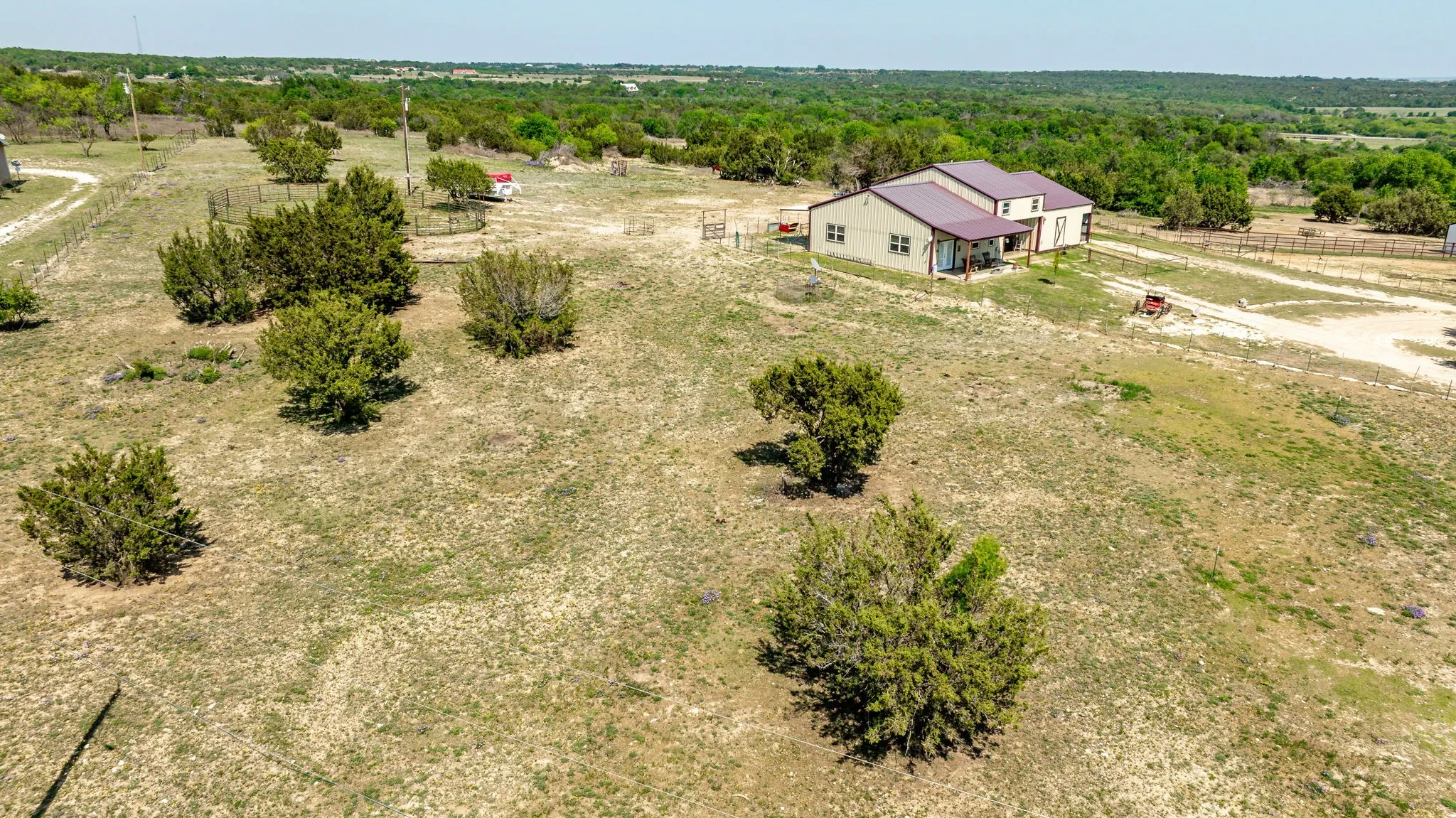 Single Family Residence For Sale in Erath County , 900 Lookout Point, Stephenville, Texas 76401, 3 Bedroom, 3 Bathroom, Garage spaces, 1,584 Sqft, built in 2016, Preowned, mls#20849616, Real Estate Agent in Stephenville, Homes For Sale in Erath county, Homes For Sale in Stephenville, Realtor in Stephenville Texas, Real Estate Brokerage Independent Realty Texas, Luminita Cordes Realtor