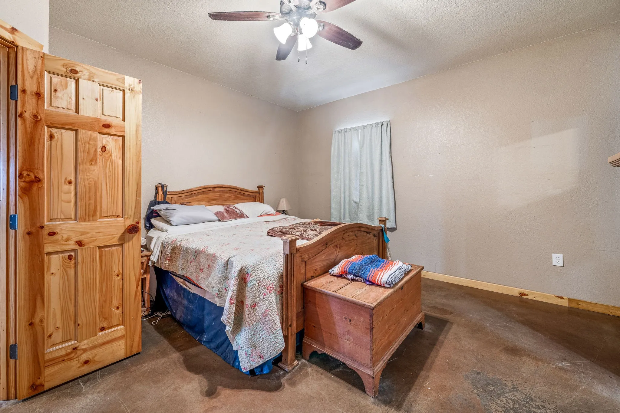 Single Family Residence For Sale in Erath County , 900 Lookout Point, Stephenville, Texas 76401, 3 Bedroom, 3 Bathroom, Garage spaces, 1,584 Sqft, built in 2016, Preowned, mls#20849616, Real Estate Agent in Stephenville, Homes For Sale in Erath county, Homes For Sale in Stephenville, Realtor in Stephenville Texas, Real Estate Brokerage Independent Realty Texas, Luminita Cordes Realtor