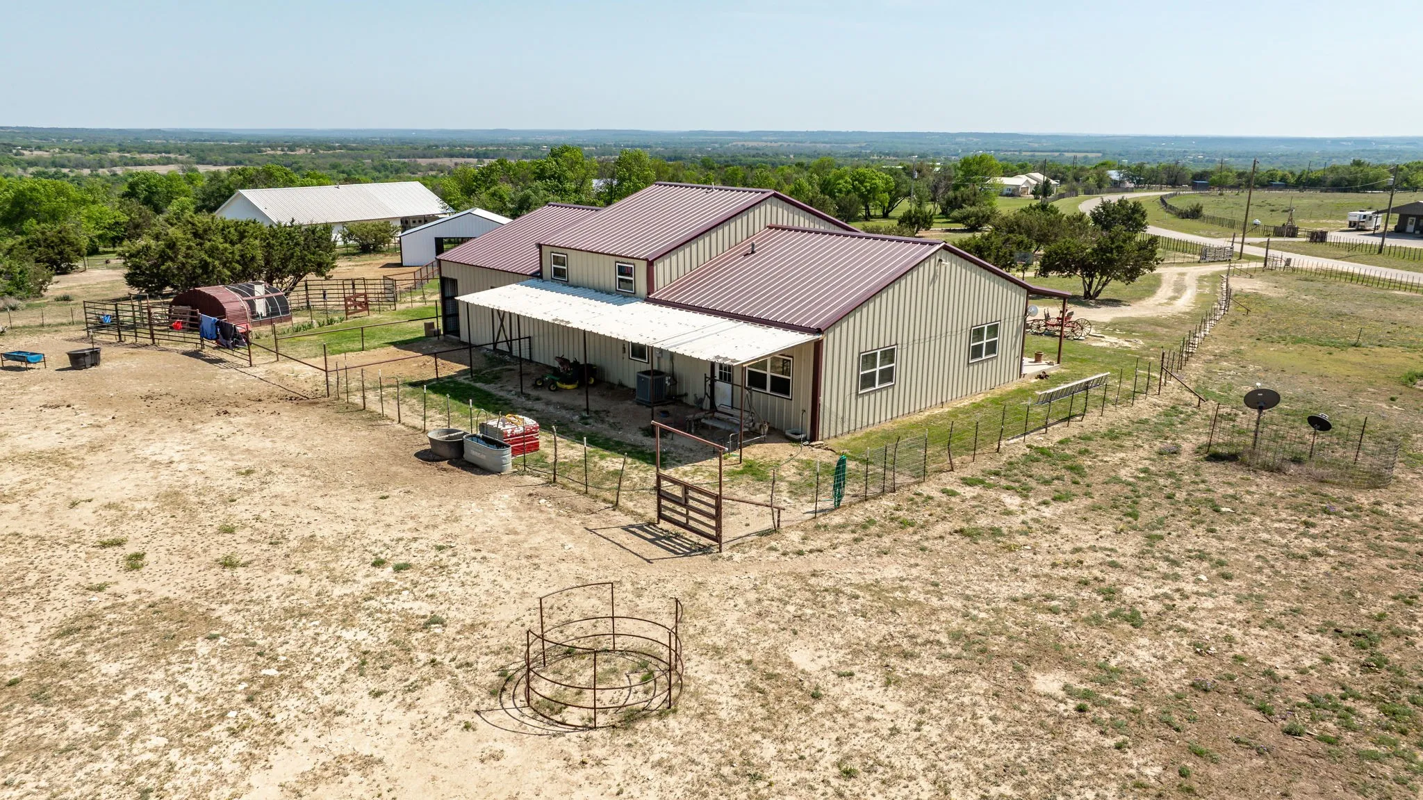 Single Family Residence For Sale in Erath County , 900 Lookout Point, Stephenville, Texas 76401, 3 Bedroom, 3 Bathroom, Garage spaces, 1,584 Sqft, built in 2016, Preowned, mls#20849616, Real Estate Agent in Stephenville, Homes For Sale in Erath county, Homes For Sale in Stephenville, Realtor in Stephenville Texas, Real Estate Brokerage Independent Realty Texas, Luminita Cordes Realtor
