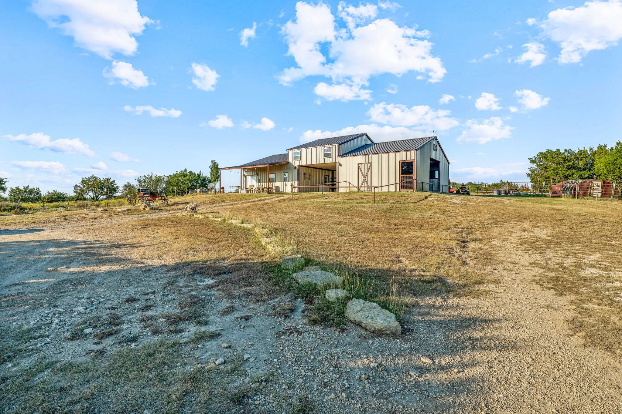 Single Family Residence For Sale in Erath County , 900 Lookout Point, Stephenville, Texas 76401, 3 Bedroom, 3 Bathroom, Garage spaces, 1,584 Sqft, built in 2016, Preowned, mls#20849616, Real Estate Agent in Stephenville, Homes For Sale in Erath county, Homes For Sale in Stephenville, Realtor in Stephenville Texas, Real Estate Brokerage Independent Realty Texas, Luminita Cordes Realtor