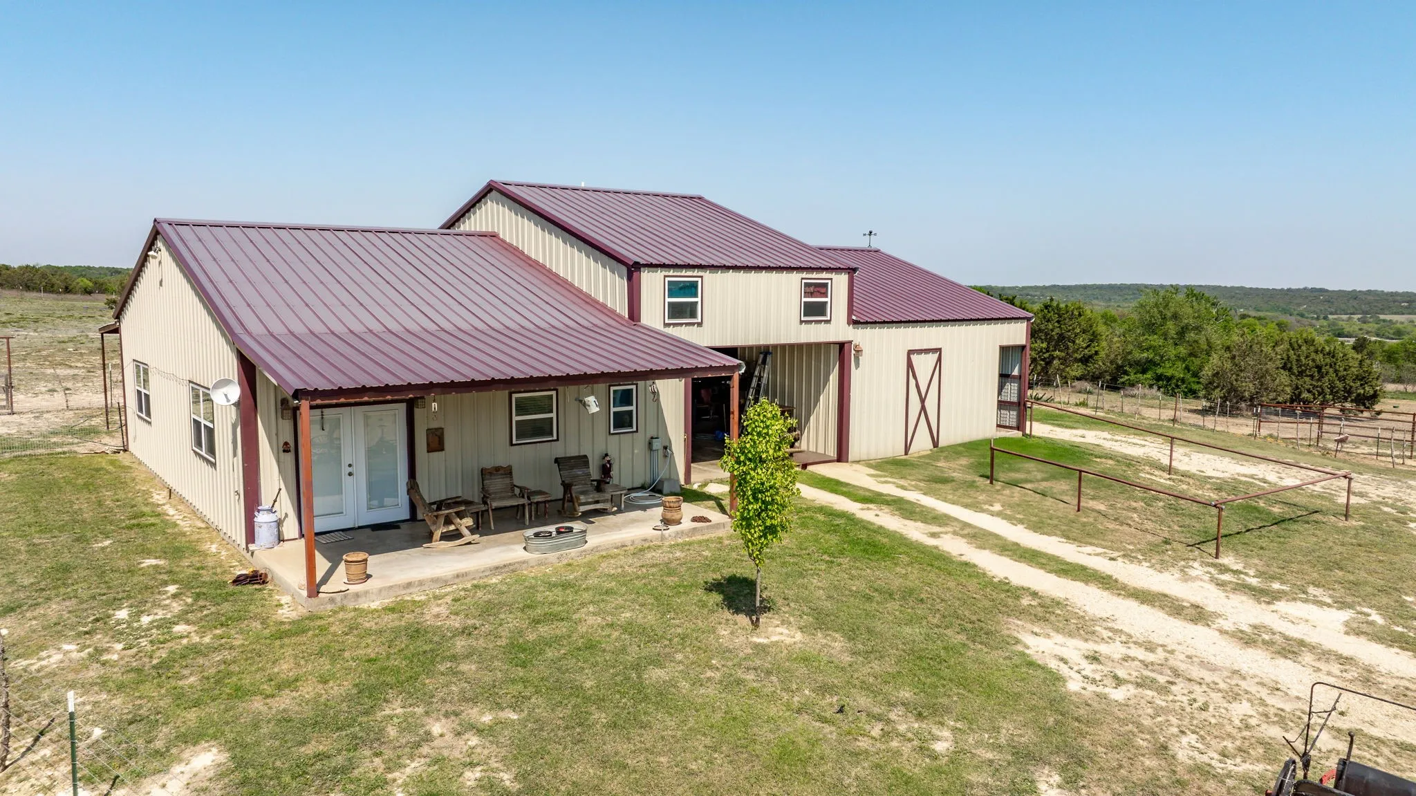 Single Family Residence For Sale in Erath County , 900 Lookout Point, Stephenville, Texas 76401, 3 Bedroom, 3 Bathroom, Garage spaces, 1,584 Sqft, built in 2016, Preowned, mls#20849616, Real Estate Agent in Stephenville, Homes For Sale in Erath county, Homes For Sale in Stephenville, Realtor in Stephenville Texas, Real Estate Brokerage Independent Realty Texas, Luminita Cordes Realtor