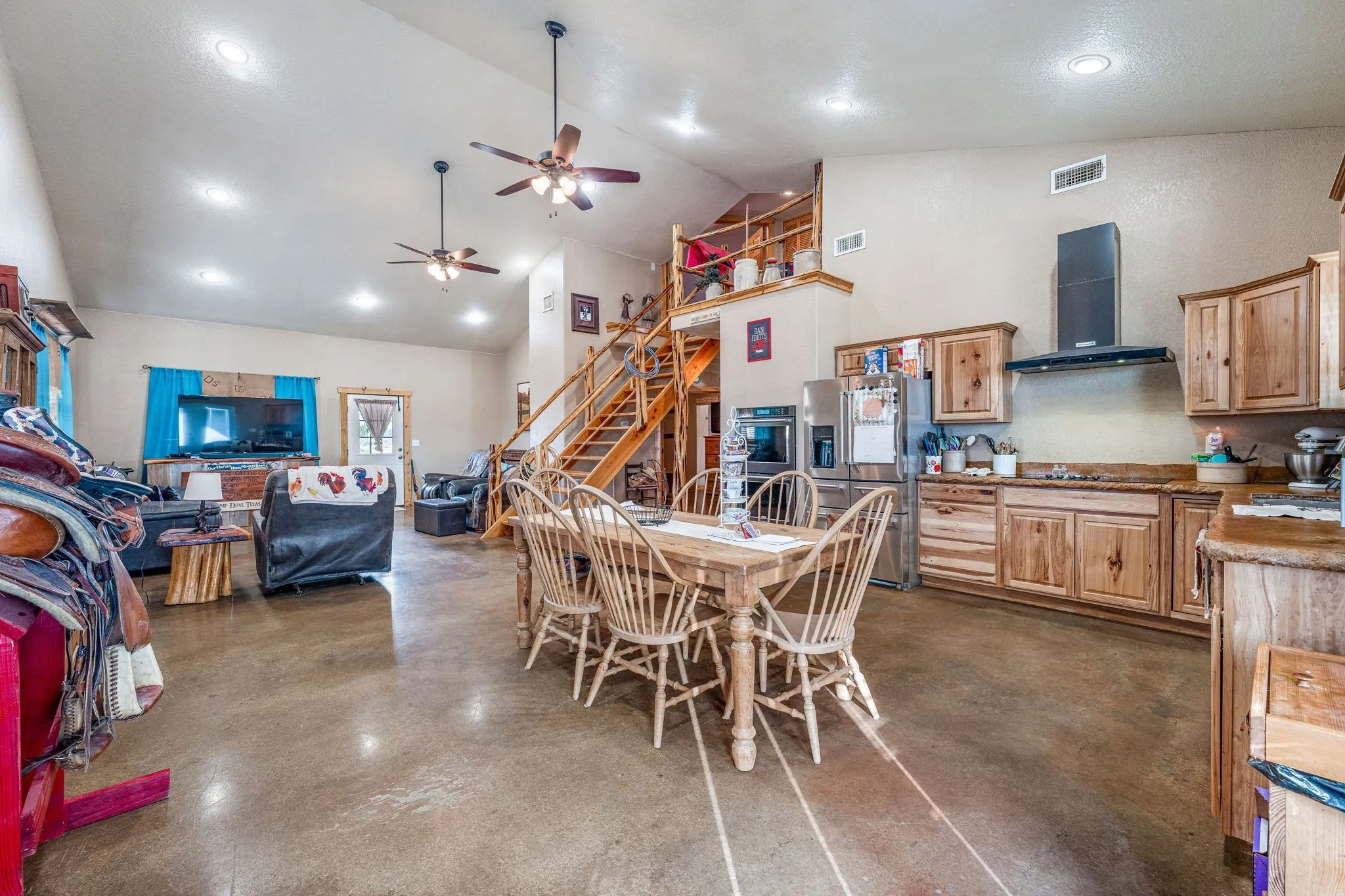 Single Family Residence For Sale in Erath County , 900 Lookout Point, Stephenville, Texas 76401, 3 Bedroom, 3 Bathroom, Garage spaces, 1,584 Sqft, built in 2016, Preowned, mls#20849616, Real Estate Agent in Stephenville, Homes For Sale in Erath county, Homes For Sale in Stephenville, Realtor in Stephenville Texas, Real Estate Brokerage Independent Realty Texas, Luminita Cordes Realtor