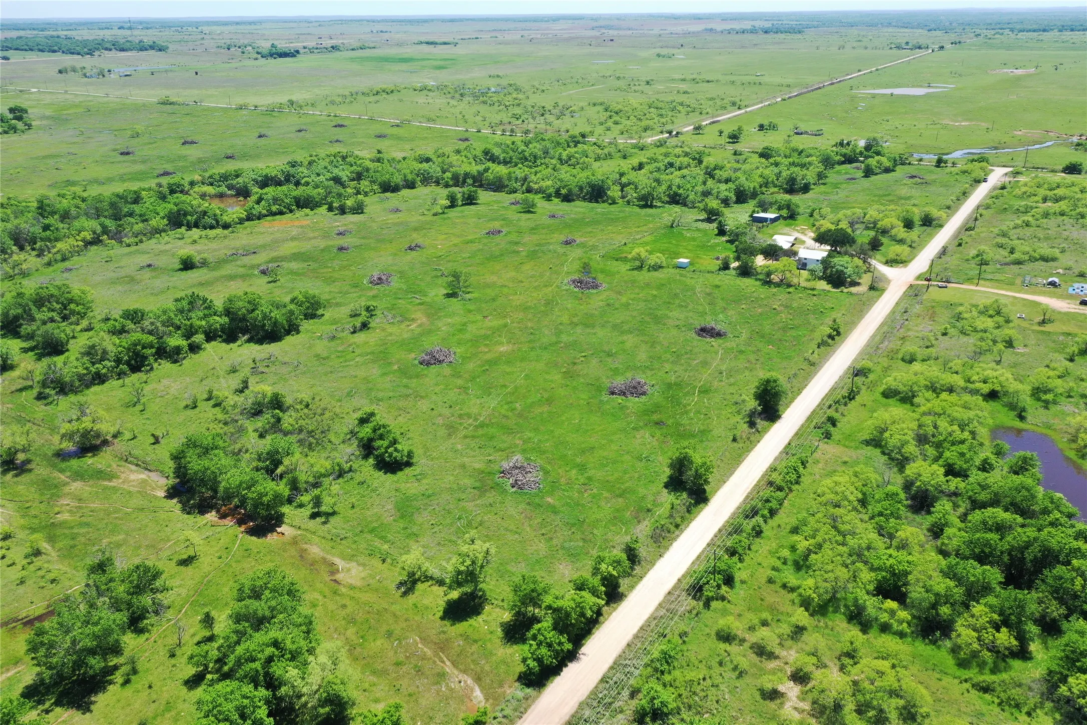 Farm For Sale in Clay County , 10543 Old Joy Shannon Road, Henrietta, Texas 76365, 3 Bedroom, 1 Bathroom, 1 Garage spaces, 928 Sqft, built in 1930, mls#20850120, Real Estate Agent in Henrietta, Homes For Sale in Clay county, Homes For Sale in Henrietta, Realtor in Henrietta Texas, Real Estate Brokerage Independent Realty Texas, Luminita Cordes Realtor
