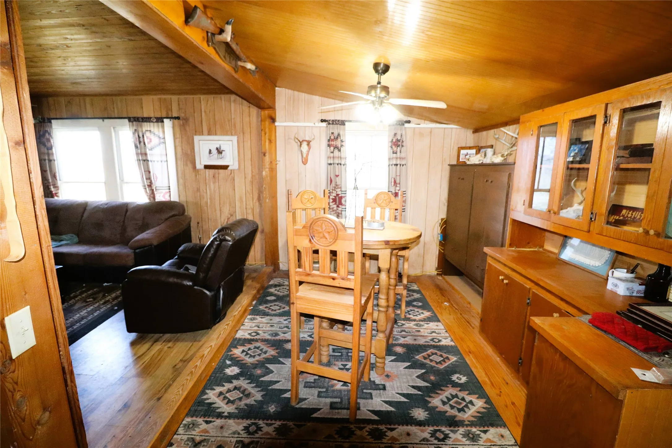 Farm For Sale in Clay County , 10543 Old Joy Shannon Road, Henrietta, Texas 76365, 3 Bedroom, 1 Bathroom, 1 Garage spaces, 928 Sqft, built in 1930, mls#20850120, Real Estate Agent in Henrietta, Homes For Sale in Clay county, Homes For Sale in Henrietta, Realtor in Henrietta Texas, Real Estate Brokerage Independent Realty Texas, Luminita Cordes Realtor