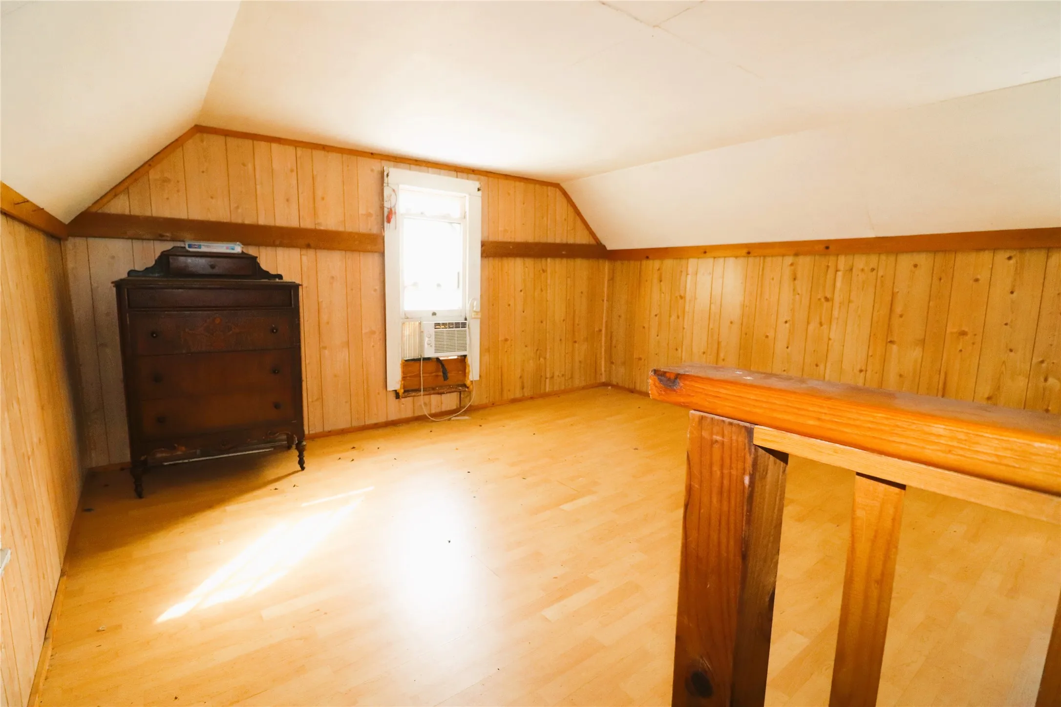 Farm For Sale in Clay County , 10543 Old Joy Shannon Road, Henrietta, Texas 76365, 3 Bedroom, 1 Bathroom, 1 Garage spaces, 928 Sqft, built in 1930, mls#20850120, Real Estate Agent in Henrietta, Homes For Sale in Clay county, Homes For Sale in Henrietta, Realtor in Henrietta Texas, Real Estate Brokerage Independent Realty Texas, Luminita Cordes Realtor