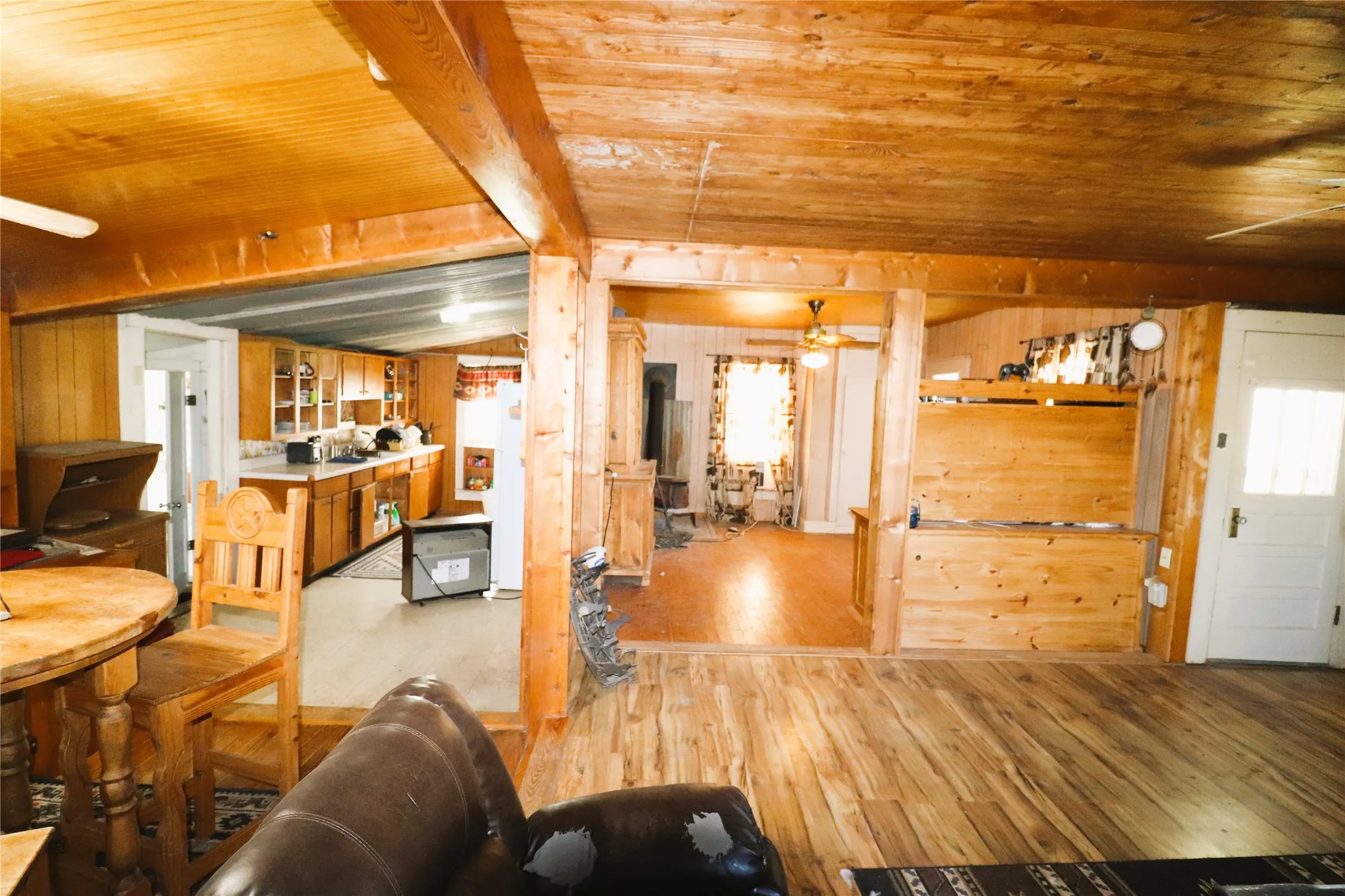 Farm For Sale in Clay County , 10543 Old Joy Shannon Road, Henrietta, Texas 76365, 3 Bedroom, 1 Bathroom, 1 Garage spaces, 928 Sqft, built in 1930, mls#20850120, Real Estate Agent in Henrietta, Homes For Sale in Clay county, Homes For Sale in Henrietta, Realtor in Henrietta Texas, Real Estate Brokerage Independent Realty Texas, Luminita Cordes Realtor