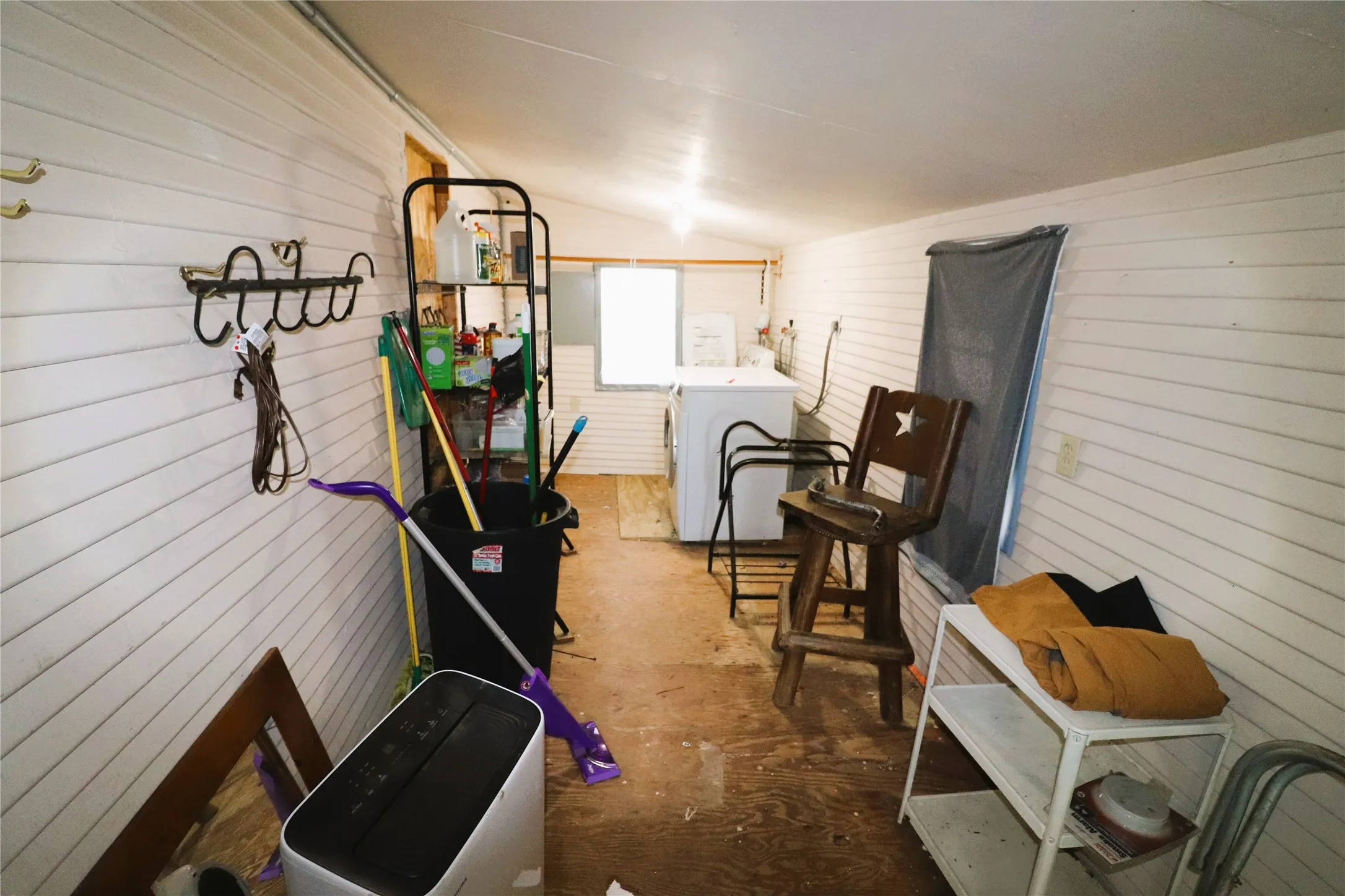 Farm For Sale in Clay County , 10543 Old Joy Shannon Road, Henrietta, Texas 76365, 3 Bedroom, 1 Bathroom, 1 Garage spaces, 928 Sqft, built in 1930, mls#20850120, Real Estate Agent in Henrietta, Homes For Sale in Clay county, Homes For Sale in Henrietta, Realtor in Henrietta Texas, Real Estate Brokerage Independent Realty Texas, Luminita Cordes Realtor