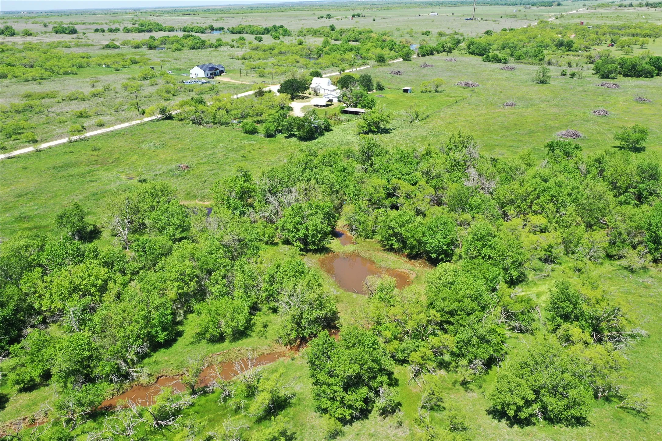Farm For Sale in Clay County , 10543 Old Joy Shannon Road, Henrietta, Texas 76365, 3 Bedroom, 1 Bathroom, 1 Garage spaces, 928 Sqft, built in 1930, mls#20850120, Real Estate Agent in Henrietta, Homes For Sale in Clay county, Homes For Sale in Henrietta, Realtor in Henrietta Texas, Real Estate Brokerage Independent Realty Texas, Luminita Cordes Realtor