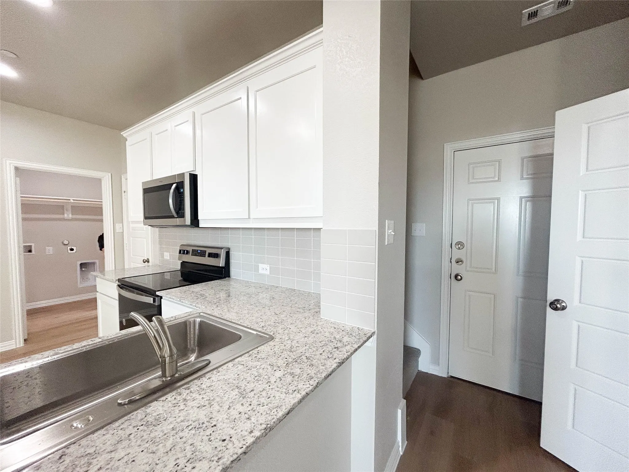 Townhouse For Rent in Ellis County , 2909 Ali Drive, Waxahachie, Texas 75165, 3 Bedrooms, 3 Bathrooms, 2 Garage spaces, 1,214 Sqft, built in 2025, New Construction - Complete, Price $2,195, mls#20849229, Real Estate Agent in Waxahachie, Homes For Rent in Ellis county, Homes For Rent in Waxahachie, Realtor in Waxahachie Texas, Real Estate Brokerage Independent Realty Texas, Luminita Cordes Realtor