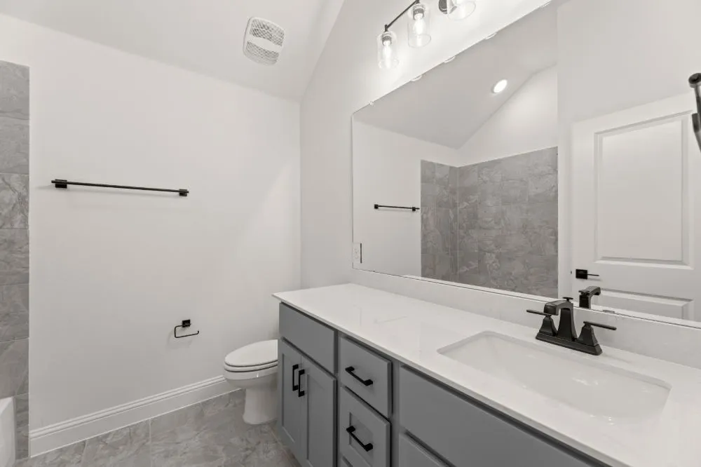 09. 231 Ivory Brook - 2ND Bath