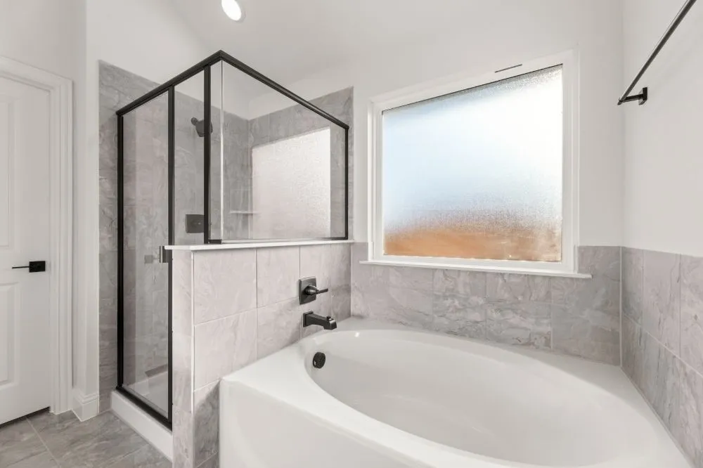 29. 231 Ivory Brook - Bath (3)