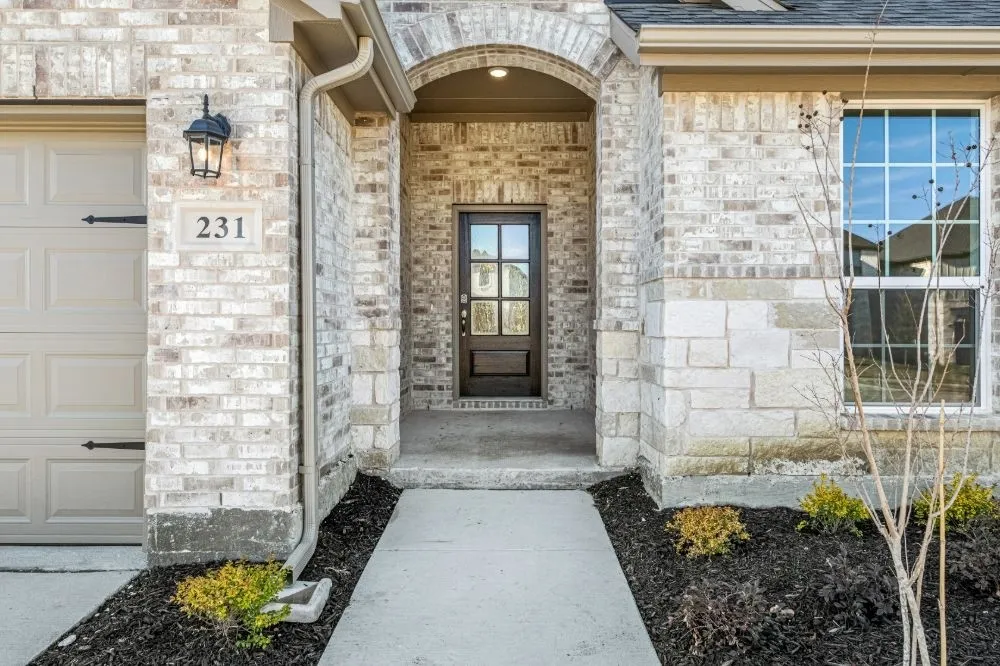 05. 231 Ivory Brook - Ext. Entry
