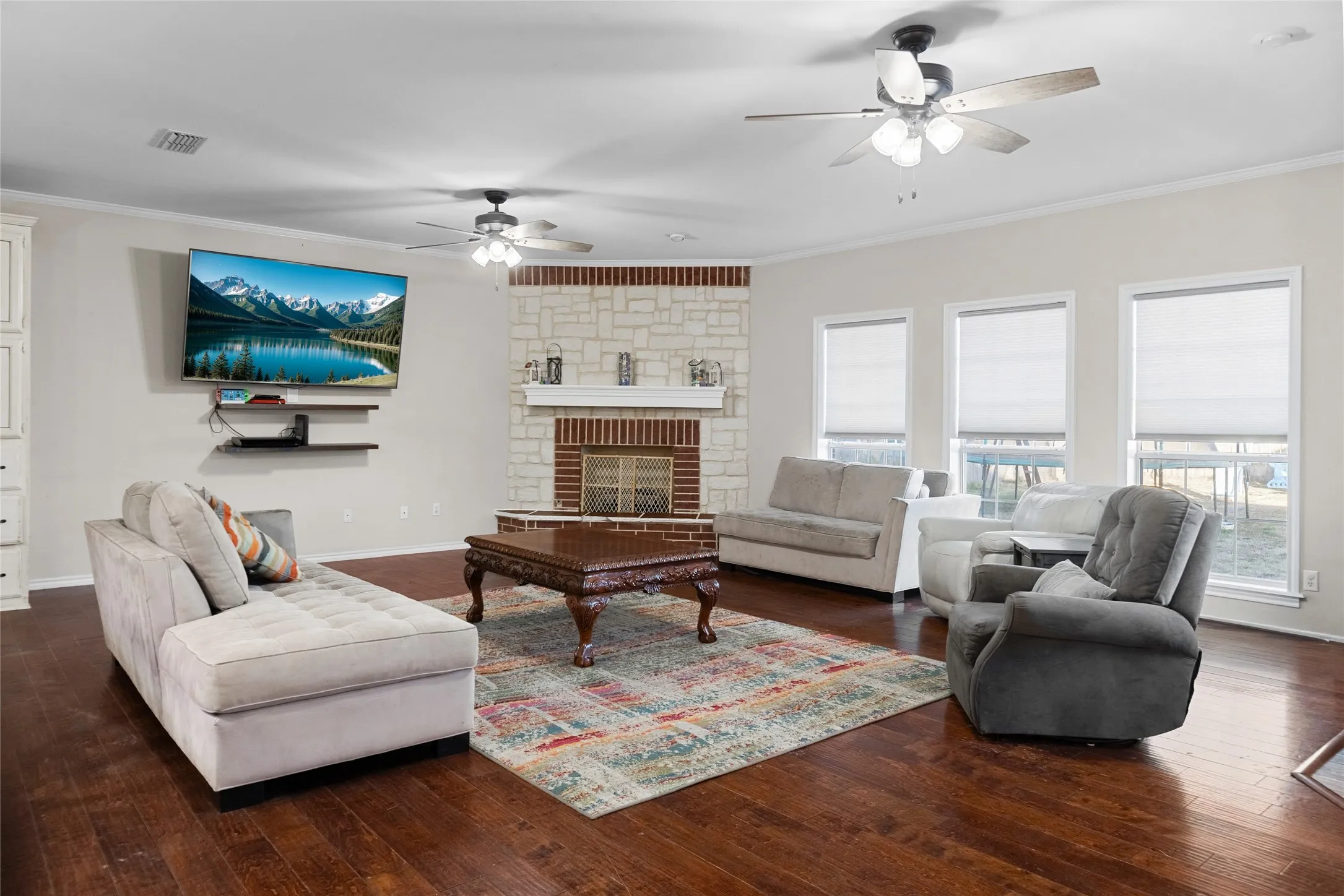 Single Family Residence For Sale in Hopkins County , 302 Briarwood Lane, Sulphur Springs, Texas 75482, 4 Bedroom, 3 Bathroom, 2 Garage spaces, 3,000 Sqft, built in 1998, Preowned, mls#20852501, Real Estate Agent in Sulphur Springs, Homes For Sale in Hopkins county, Homes For Sale in Sulphur Springs, Realtor in Sulphur Springs Texas, Real Estate Brokerage Independent Realty Texas, Luminita Cordes Realtor