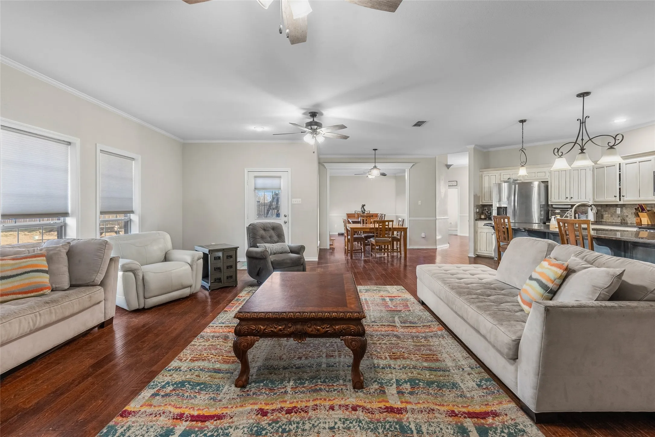 Single Family Residence For Sale in Hopkins County , 302 Briarwood Lane, Sulphur Springs, Texas 75482, 4 Bedroom, 3 Bathroom, 2 Garage spaces, 3,000 Sqft, built in 1998, Preowned, mls#20852501, Real Estate Agent in Sulphur Springs, Homes For Sale in Hopkins county, Homes For Sale in Sulphur Springs, Realtor in Sulphur Springs Texas, Real Estate Brokerage Independent Realty Texas, Luminita Cordes Realtor