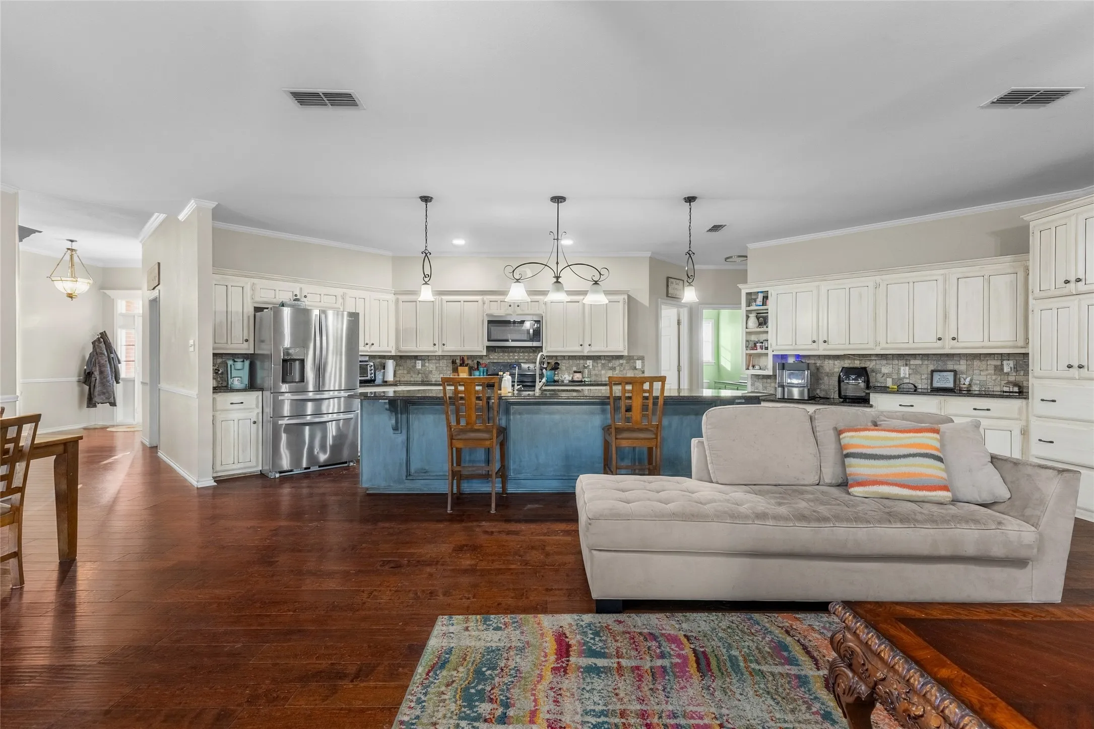 Single Family Residence For Sale in Hopkins County , 302 Briarwood Lane, Sulphur Springs, Texas 75482, 4 Bedroom, 3 Bathroom, 2 Garage spaces, 3,000 Sqft, built in 1998, Preowned, mls#20852501, Real Estate Agent in Sulphur Springs, Homes For Sale in Hopkins county, Homes For Sale in Sulphur Springs, Realtor in Sulphur Springs Texas, Real Estate Brokerage Independent Realty Texas, Luminita Cordes Realtor