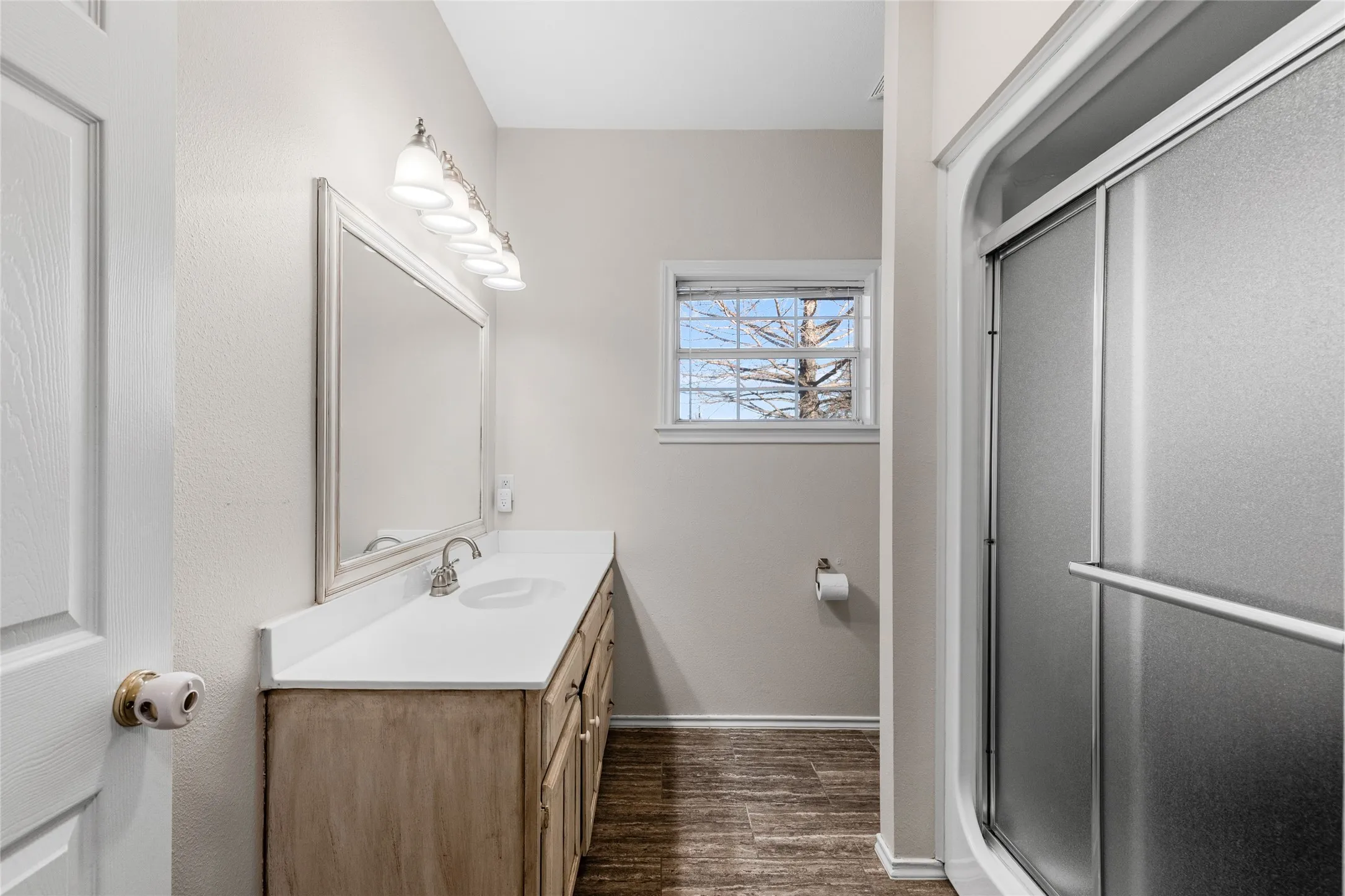 Single Family Residence For Sale in Hopkins County , 302 Briarwood Lane, Sulphur Springs, Texas 75482, 4 Bedroom, 3 Bathroom, 2 Garage spaces, 3,000 Sqft, built in 1998, Preowned, mls#20852501, Real Estate Agent in Sulphur Springs, Homes For Sale in Hopkins county, Homes For Sale in Sulphur Springs, Realtor in Sulphur Springs Texas, Real Estate Brokerage Independent Realty Texas, Luminita Cordes Realtor