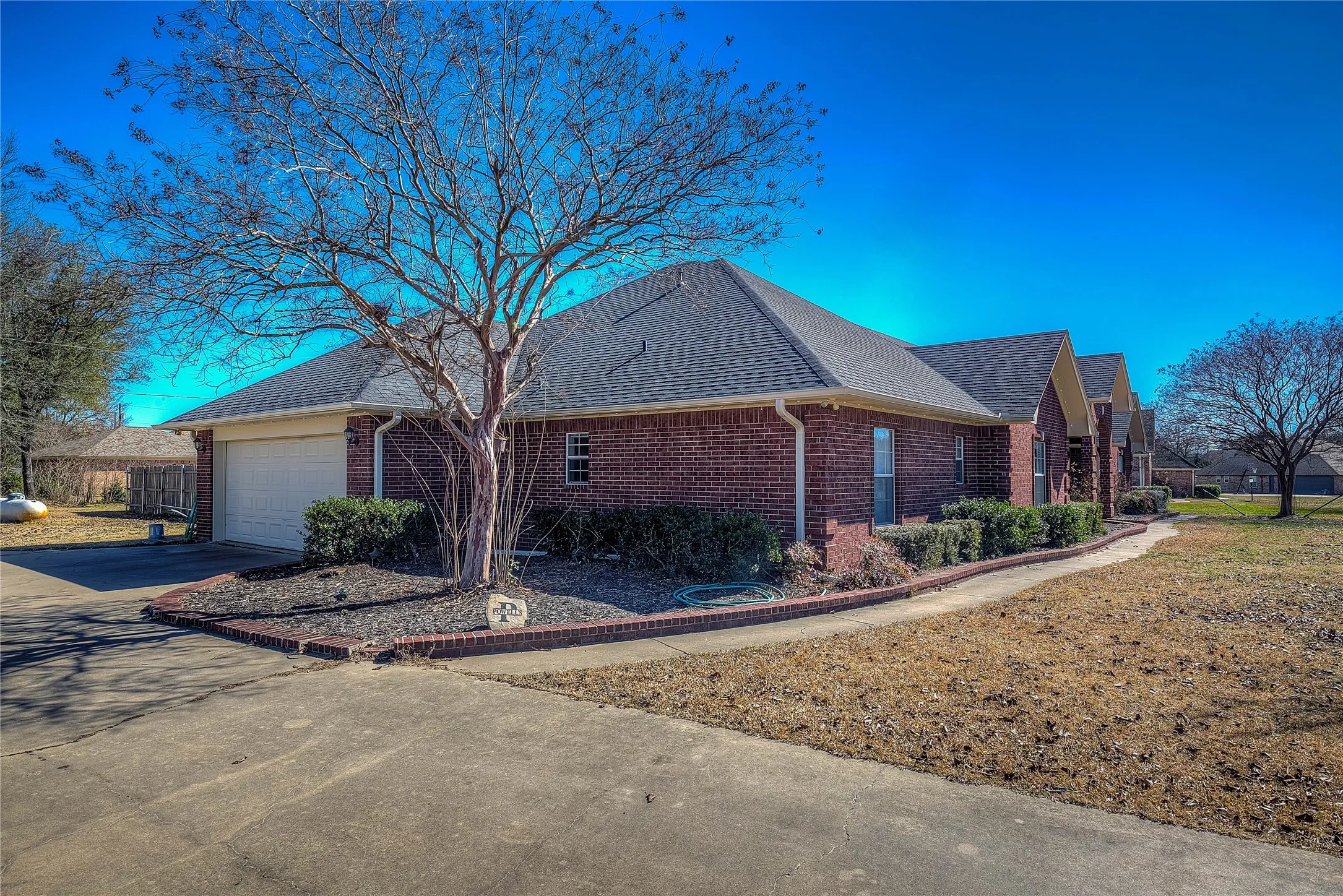 Single Family Residence For Sale in Hopkins County , 302 Briarwood Lane, Sulphur Springs, Texas 75482, 4 Bedroom, 3 Bathroom, 2 Garage spaces, 3,000 Sqft, built in 1998, Preowned, mls#20852501, Real Estate Agent in Sulphur Springs, Homes For Sale in Hopkins county, Homes For Sale in Sulphur Springs, Realtor in Sulphur Springs Texas, Real Estate Brokerage Independent Realty Texas, Luminita Cordes Realtor