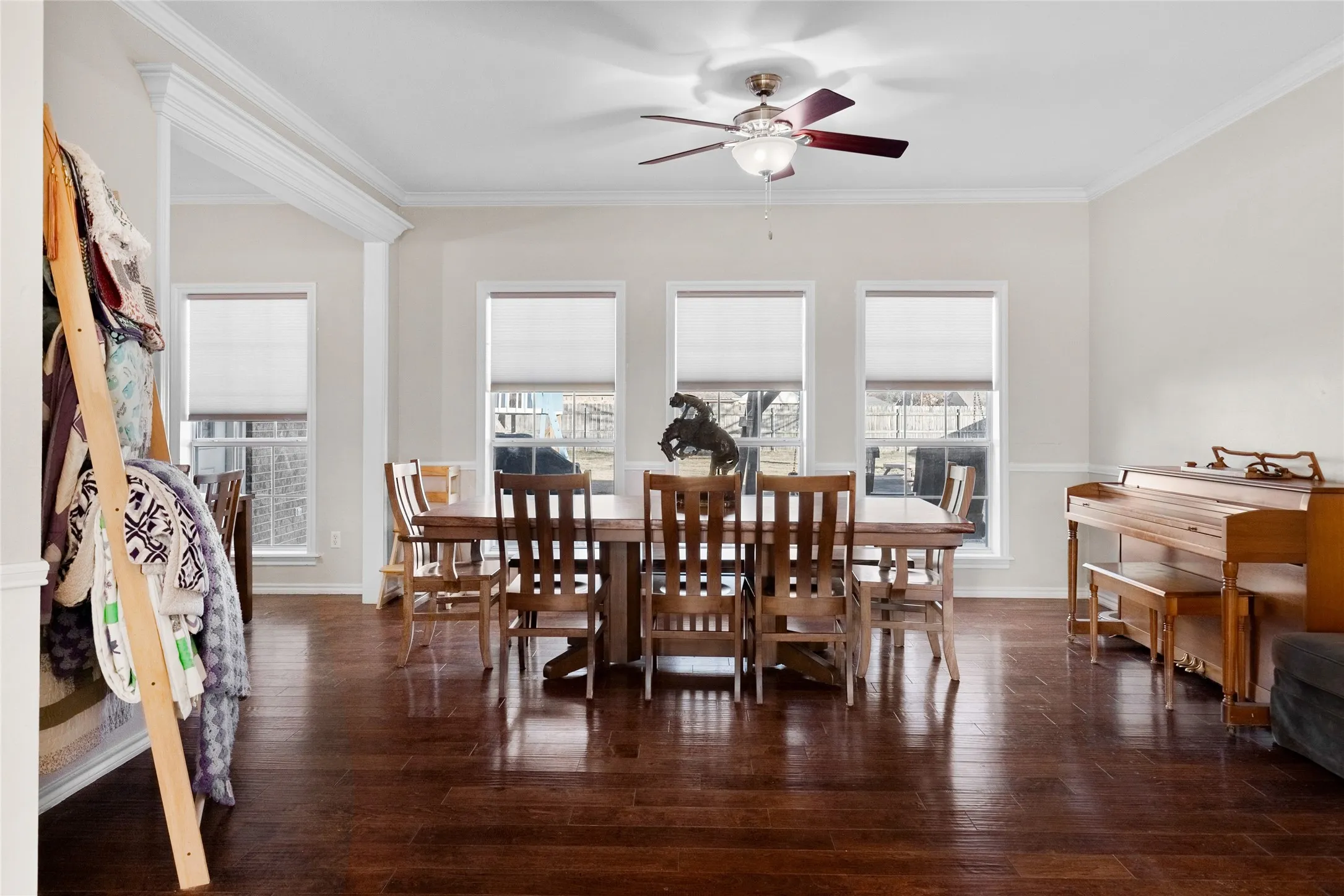 Single Family Residence For Sale in Hopkins County , 302 Briarwood Lane, Sulphur Springs, Texas 75482, 4 Bedroom, 3 Bathroom, 2 Garage spaces, 3,000 Sqft, built in 1998, Preowned, mls#20852501, Real Estate Agent in Sulphur Springs, Homes For Sale in Hopkins county, Homes For Sale in Sulphur Springs, Realtor in Sulphur Springs Texas, Real Estate Brokerage Independent Realty Texas, Luminita Cordes Realtor
