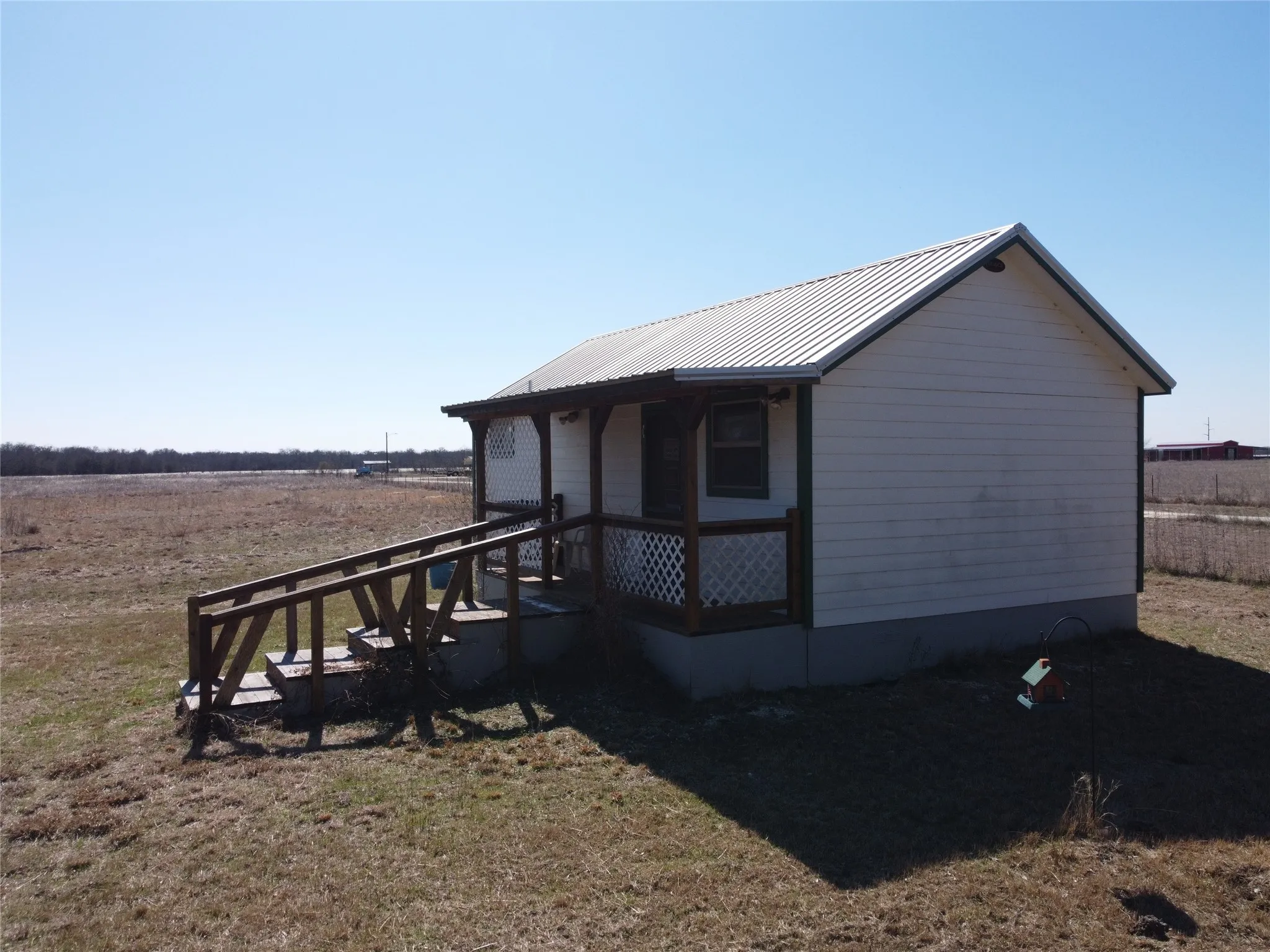 Single Family Residence For Sale in Hill County , 3323 S FM 933 Street, Whitney, Texas 76692, 1 Bedroom, 1 Bathroom, Garage spaces, 960 Sqft, built in 2017, Unknown, mls#20853584, Real Estate Agent in Whitney, Homes For Sale in Hill county, Homes For Sale in Whitney, Realtor in Whitney Texas, Real Estate Brokerage Independent Realty Texas, Luminita Cordes Realtor