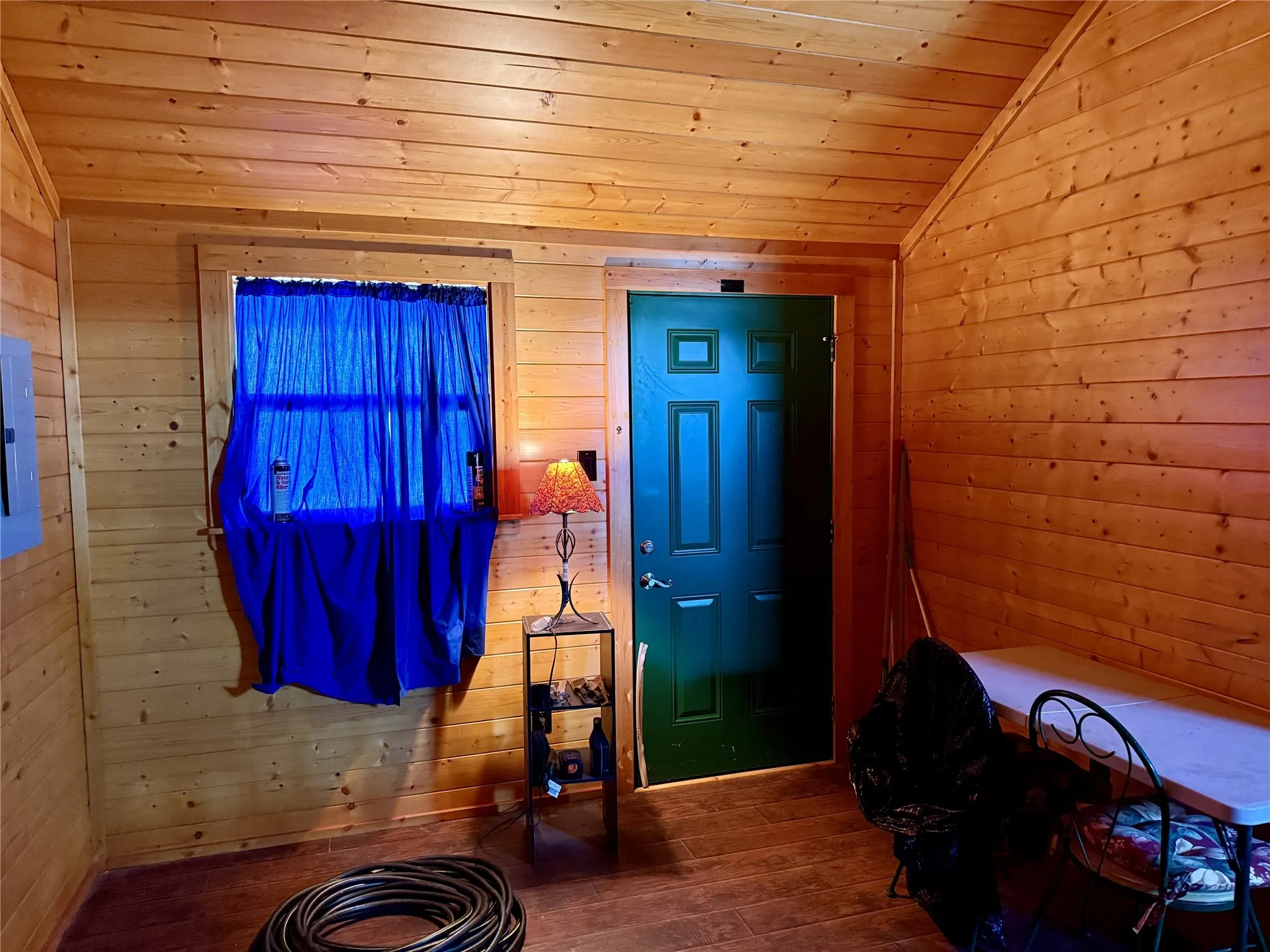 Single Family Residence For Sale in Hill County , 3323 S FM 933 Street, Whitney, Texas 76692, 1 Bedroom, 1 Bathroom, Garage spaces, 960 Sqft, built in 2017, Unknown, mls#20853584, Real Estate Agent in Whitney, Homes For Sale in Hill county, Homes For Sale in Whitney, Realtor in Whitney Texas, Real Estate Brokerage Independent Realty Texas, Luminita Cordes Realtor