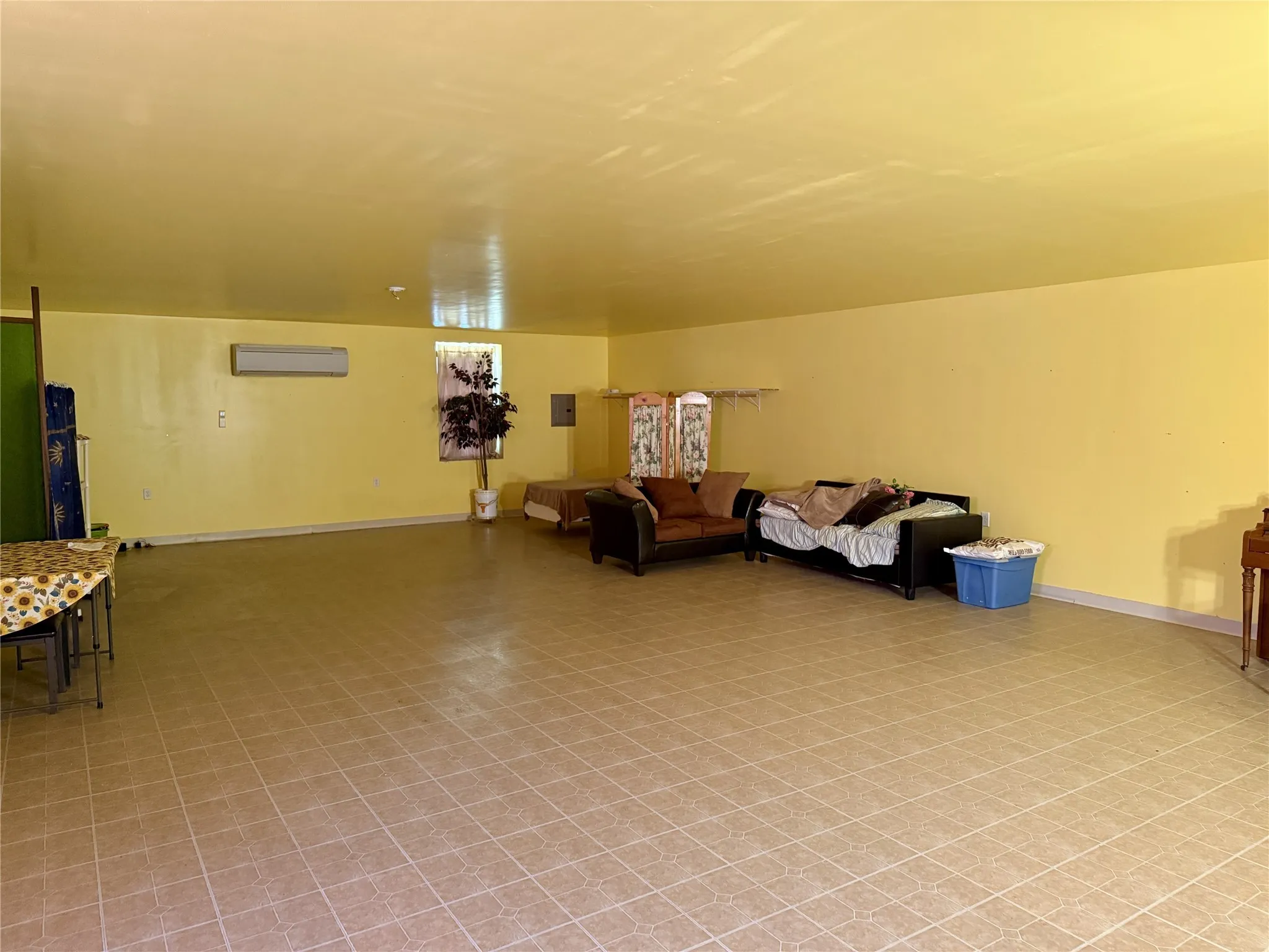 Single Family Residence For Sale in Hill County , 3323 S FM 933 Street, Whitney, Texas 76692, 1 Bedroom, 1 Bathroom, Garage spaces, 960 Sqft, built in 2017, Unknown, mls#20853584, Real Estate Agent in Whitney, Homes For Sale in Hill county, Homes For Sale in Whitney, Realtor in Whitney Texas, Real Estate Brokerage Independent Realty Texas, Luminita Cordes Realtor