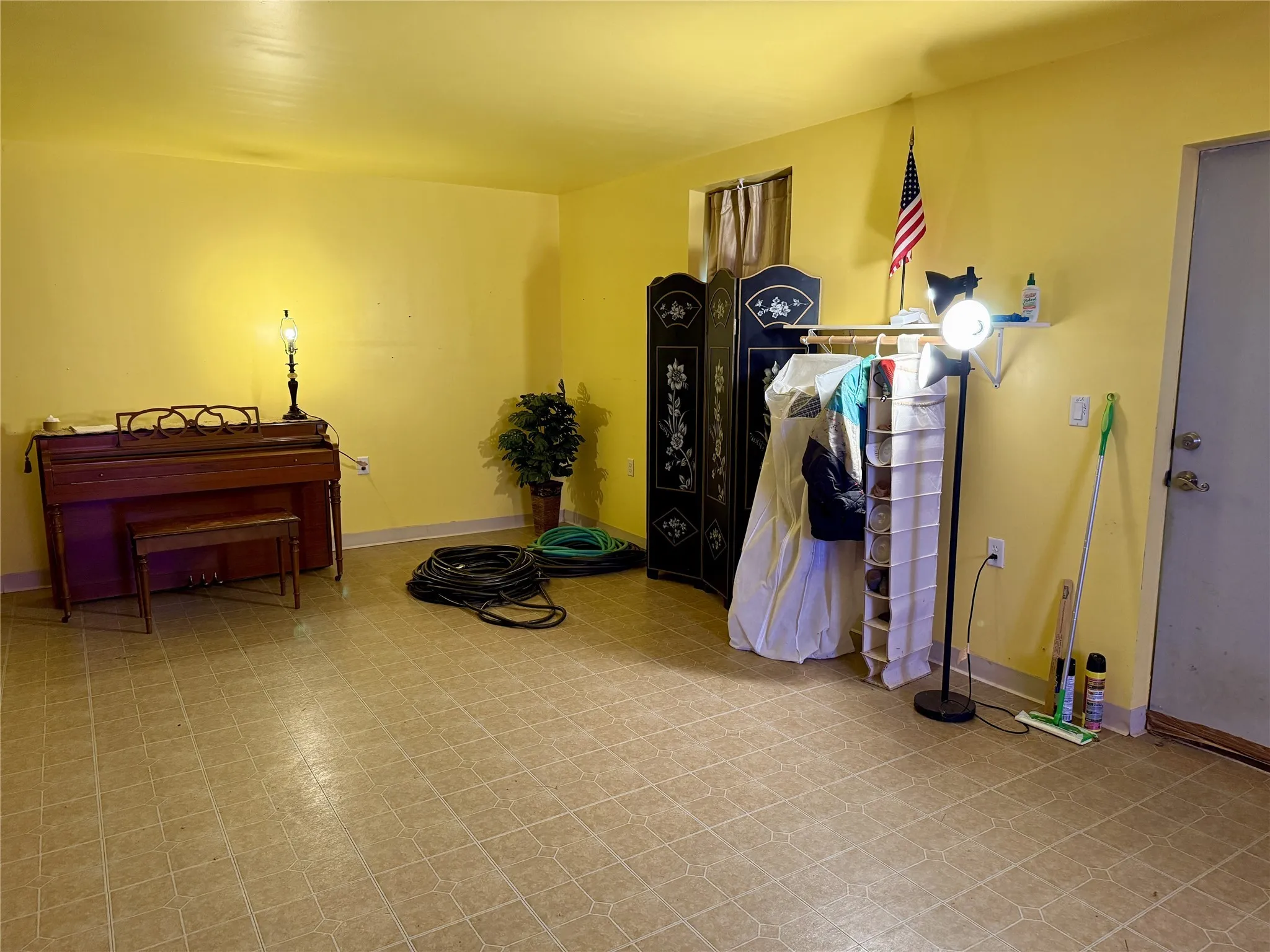 Single Family Residence For Sale in Hill County , 3323 S FM 933 Street, Whitney, Texas 76692, 1 Bedroom, 1 Bathroom, Garage spaces, 960 Sqft, built in 2017, Unknown, mls#20853584, Real Estate Agent in Whitney, Homes For Sale in Hill county, Homes For Sale in Whitney, Realtor in Whitney Texas, Real Estate Brokerage Independent Realty Texas, Luminita Cordes Realtor