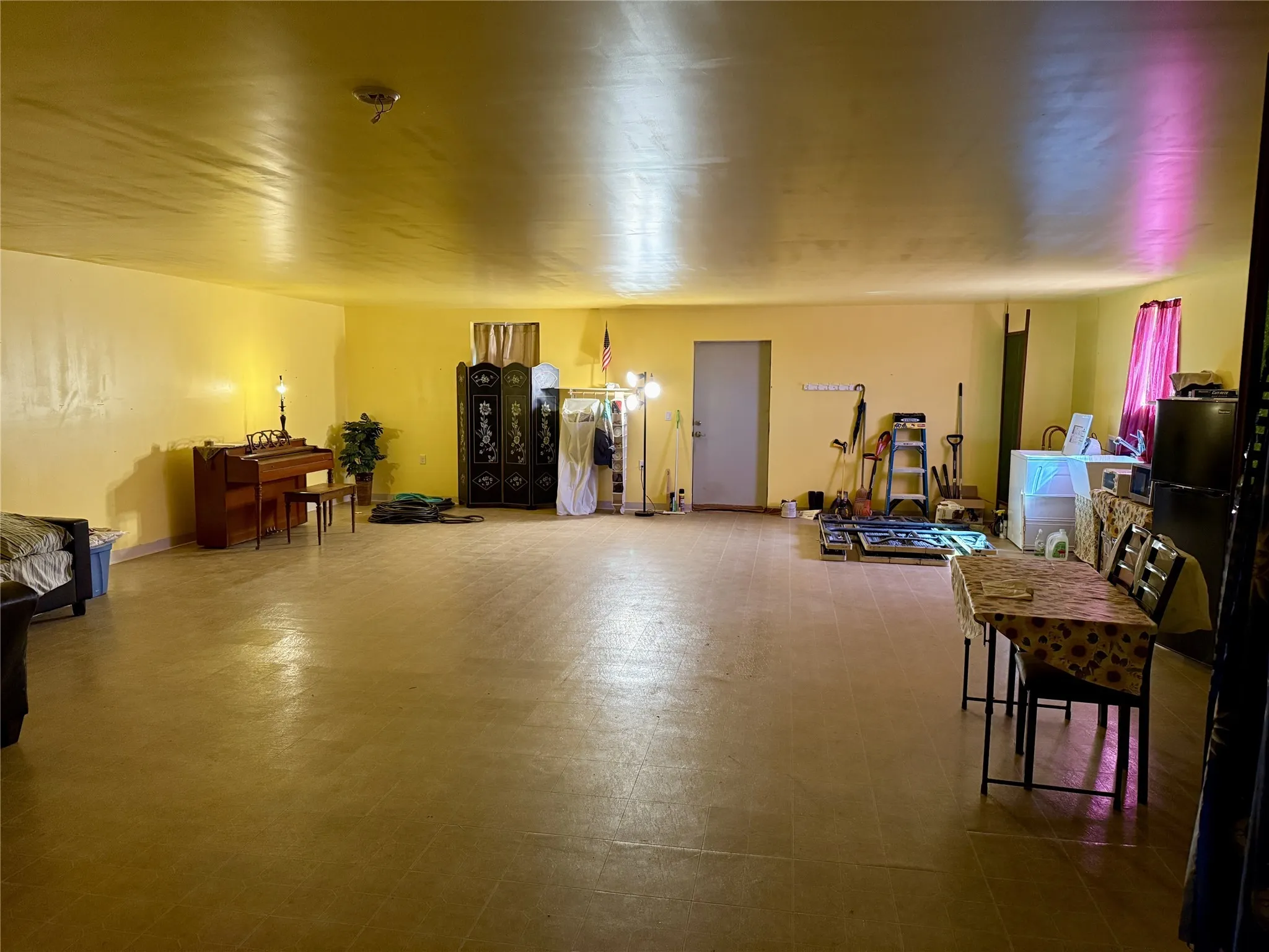 Single Family Residence For Sale in Hill County , 3323 S FM 933 Street, Whitney, Texas 76692, 1 Bedroom, 1 Bathroom, Garage spaces, 960 Sqft, built in 2017, Unknown, mls#20853584, Real Estate Agent in Whitney, Homes For Sale in Hill county, Homes For Sale in Whitney, Realtor in Whitney Texas, Real Estate Brokerage Independent Realty Texas, Luminita Cordes Realtor