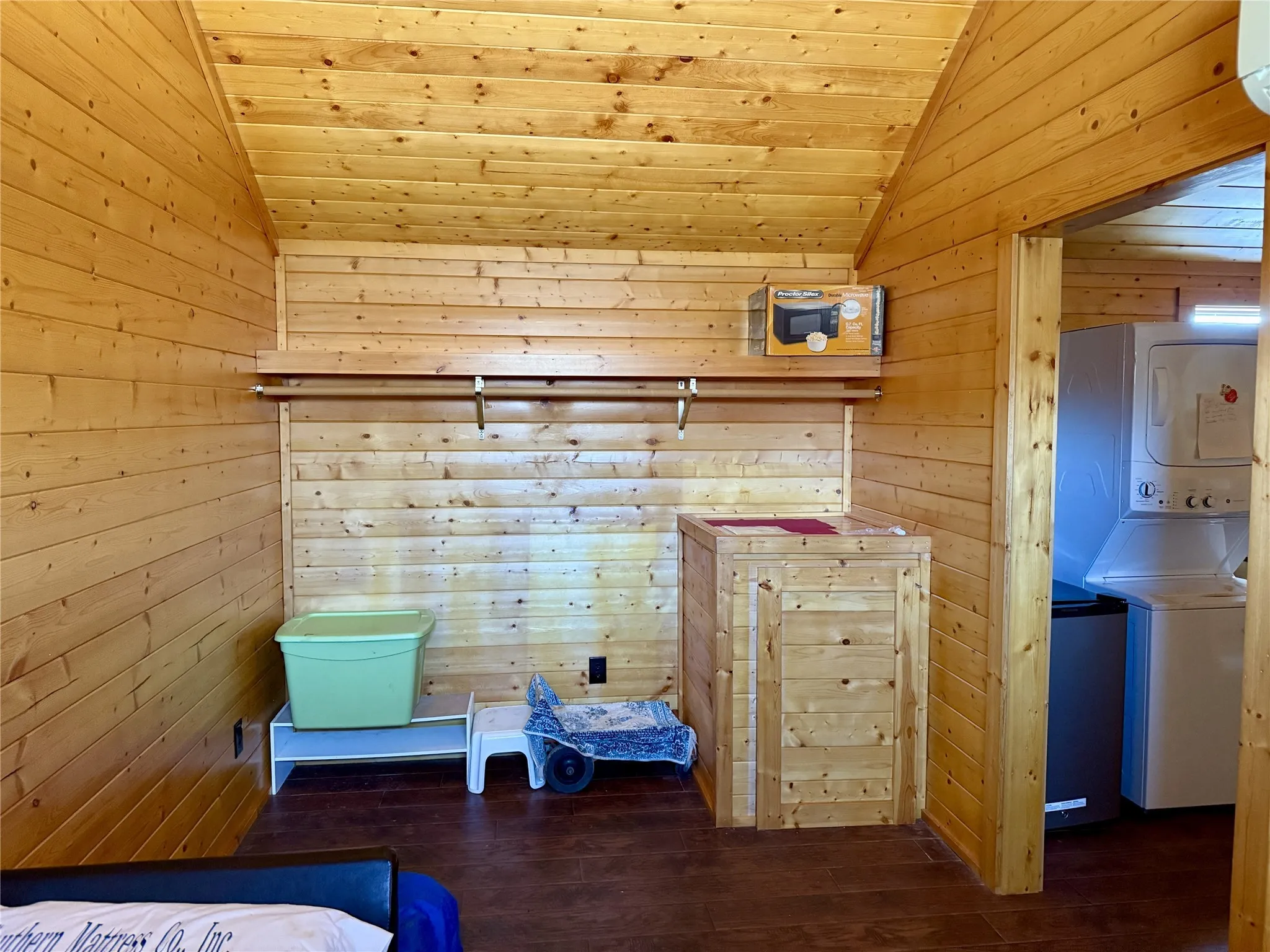 Single Family Residence For Sale in Hill County , 3323 S FM 933 Street, Whitney, Texas 76692, 1 Bedroom, 1 Bathroom, Garage spaces, 960 Sqft, built in 2017, Unknown, mls#20853584, Real Estate Agent in Whitney, Homes For Sale in Hill county, Homes For Sale in Whitney, Realtor in Whitney Texas, Real Estate Brokerage Independent Realty Texas, Luminita Cordes Realtor