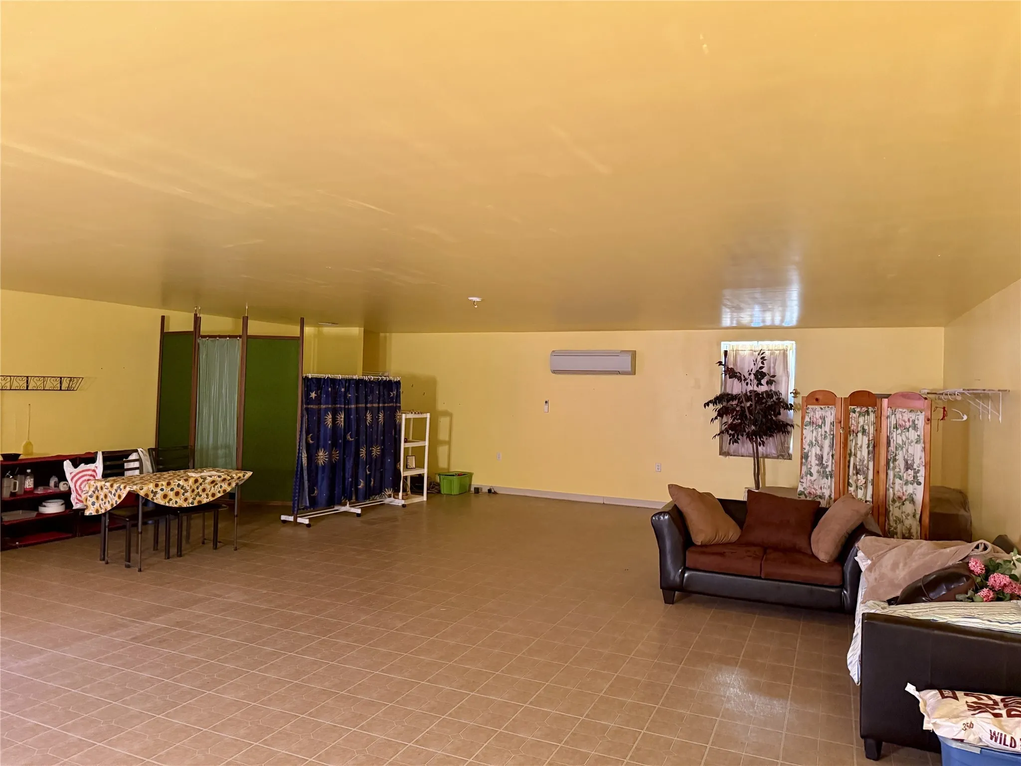 Single Family Residence For Sale in Hill County , 3323 S FM 933 Street, Whitney, Texas 76692, 1 Bedroom, 1 Bathroom, Garage spaces, 960 Sqft, built in 2017, Unknown, mls#20853584, Real Estate Agent in Whitney, Homes For Sale in Hill county, Homes For Sale in Whitney, Realtor in Whitney Texas, Real Estate Brokerage Independent Realty Texas, Luminita Cordes Realtor
